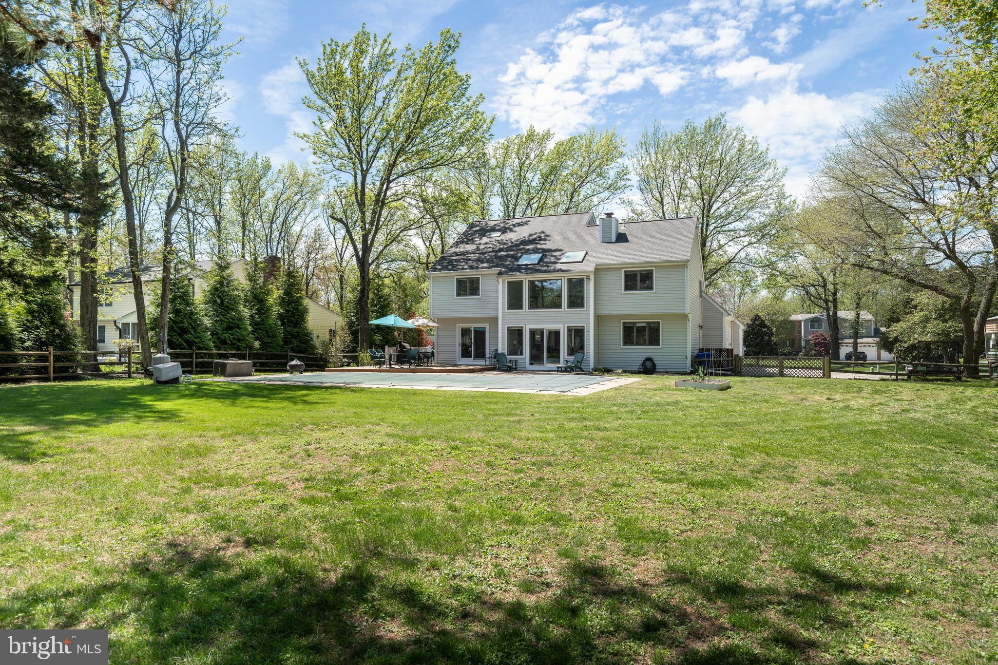 QUEEN ANNE COLONY - Residential