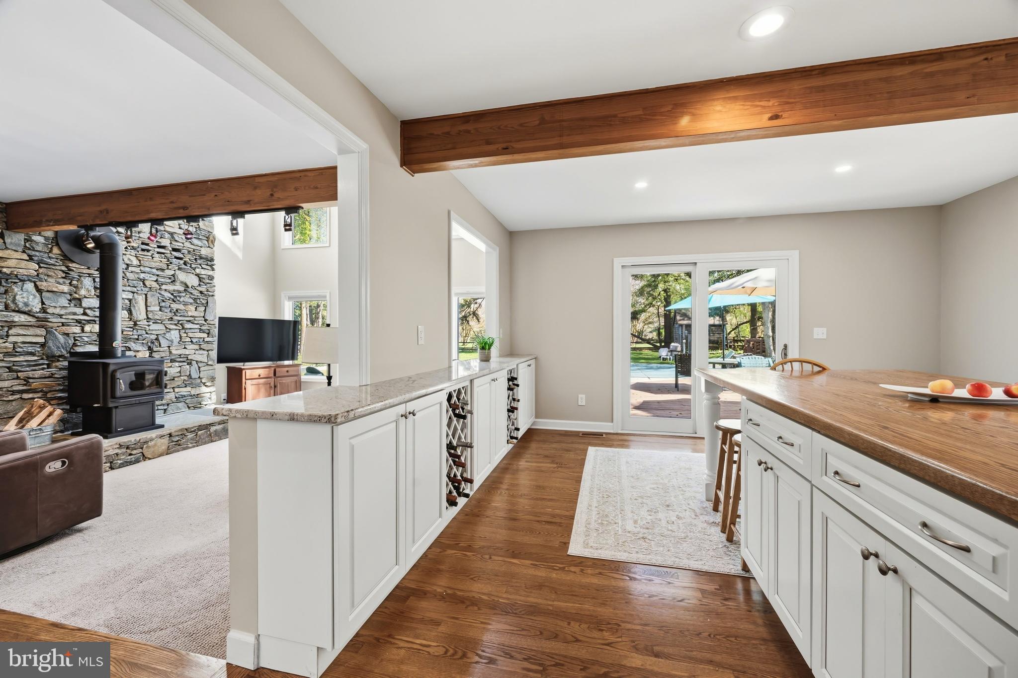 QUEEN ANNE COLONY - Residential