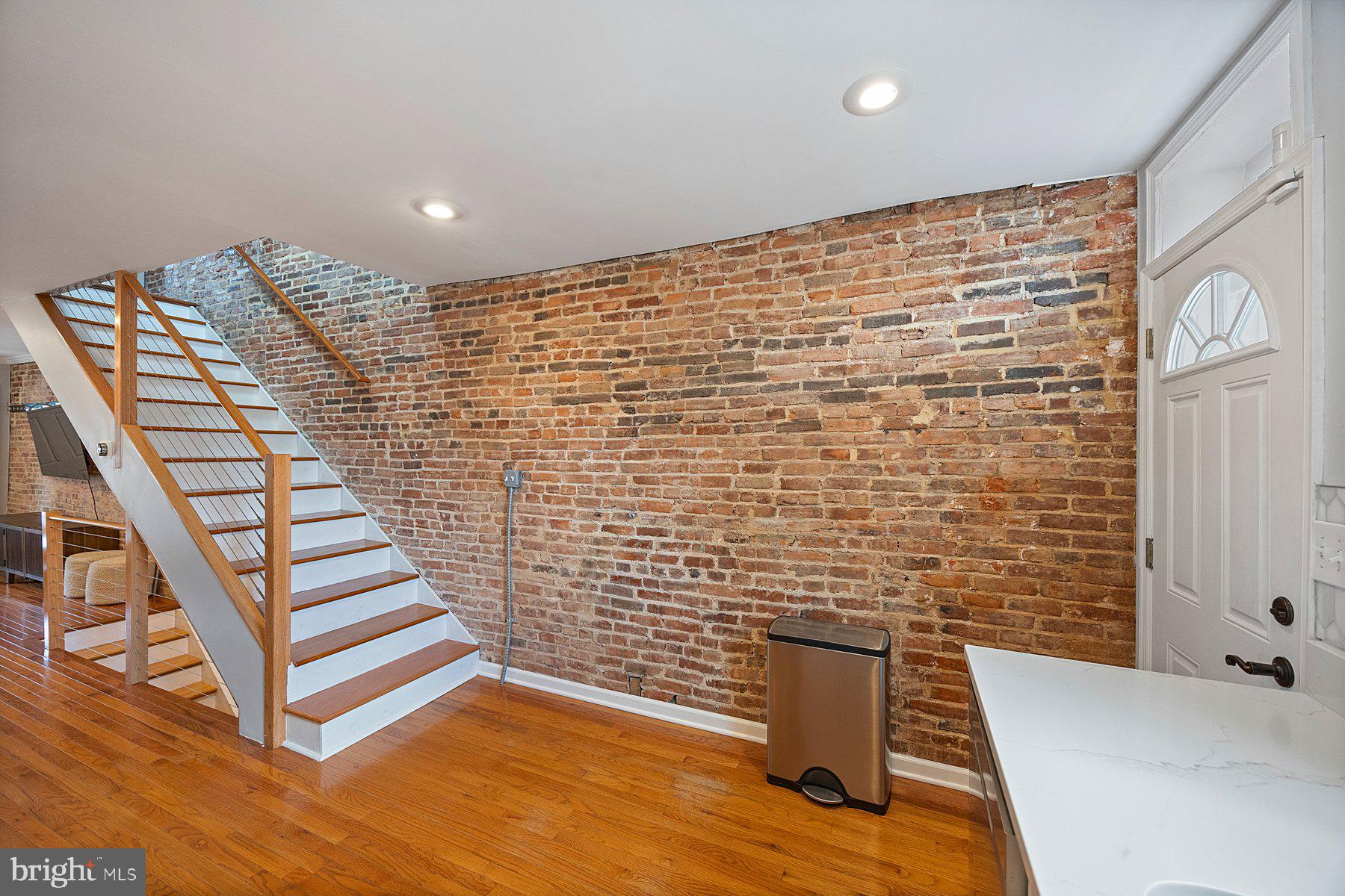 LOCUST POINT - Residential