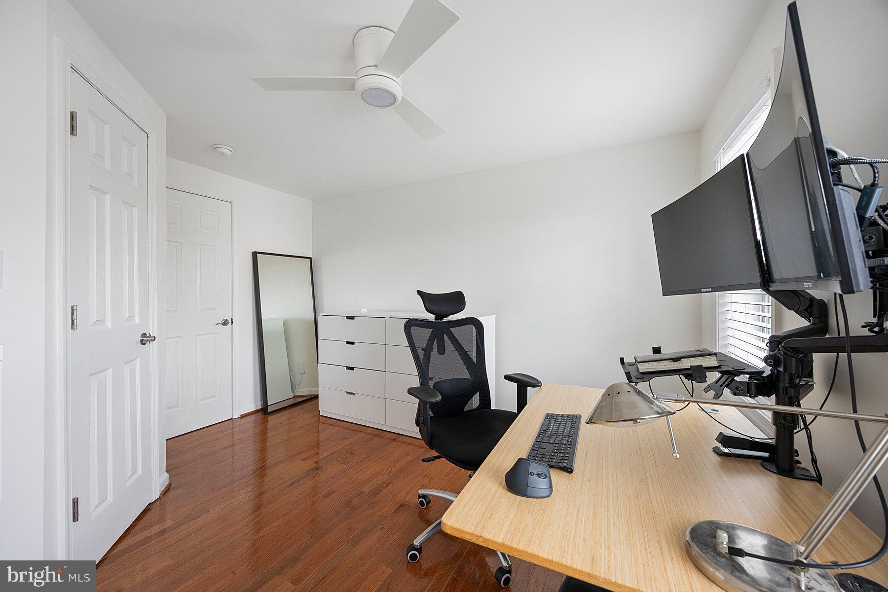 LOCUST POINT - Residential