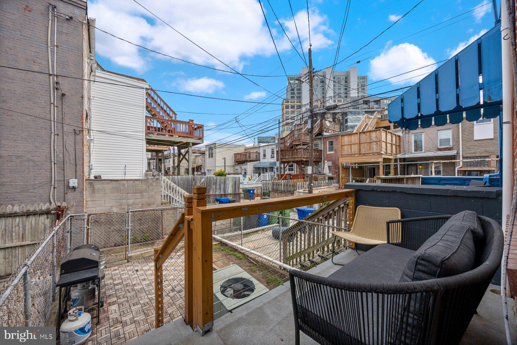 LOCUST POINT - Residential