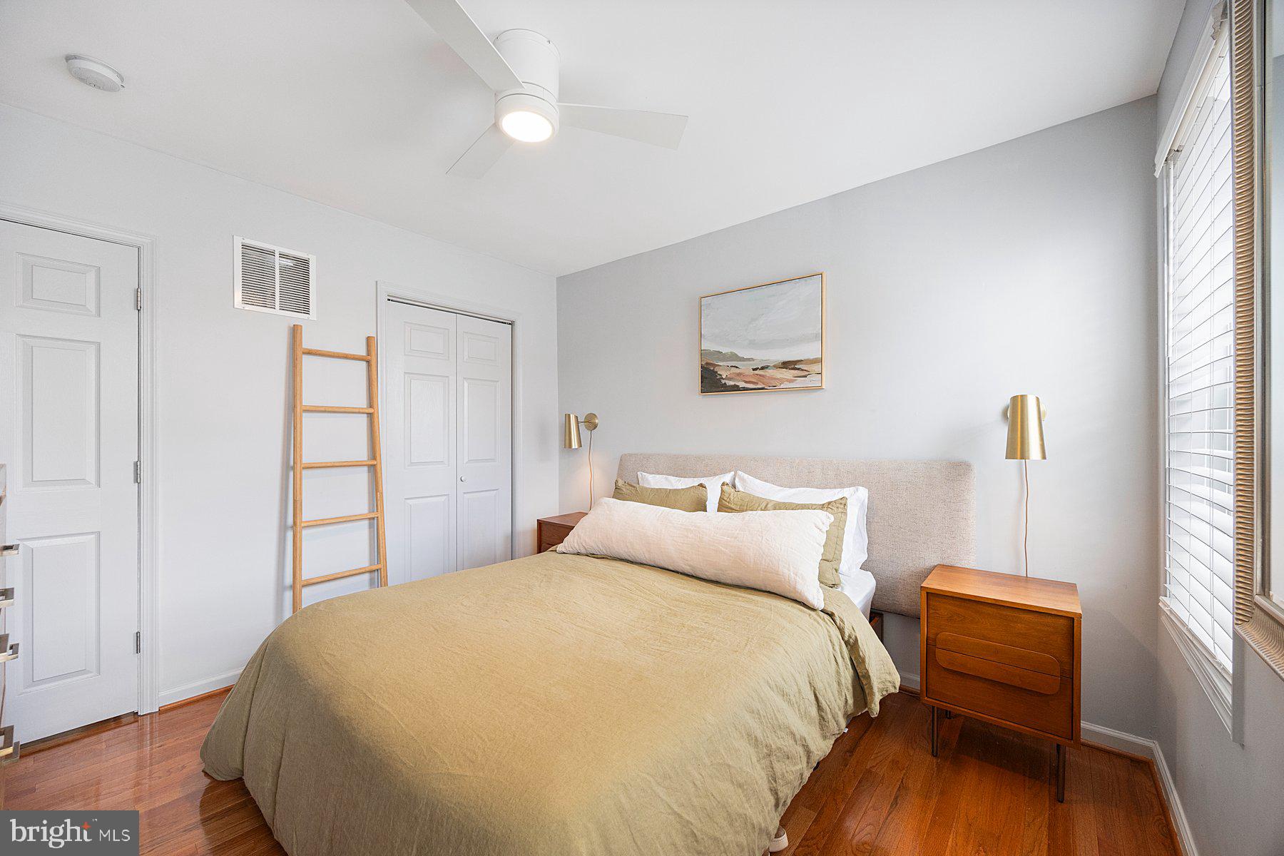 LOCUST POINT - Residential