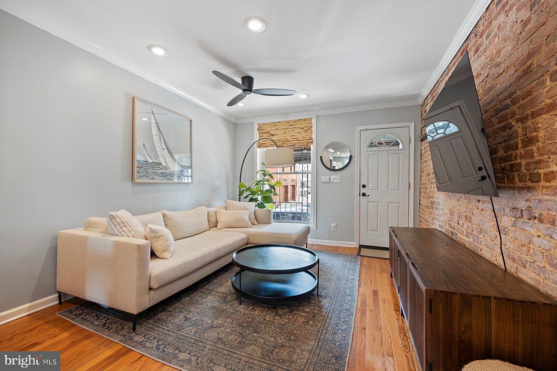 LOCUST POINT - Residential