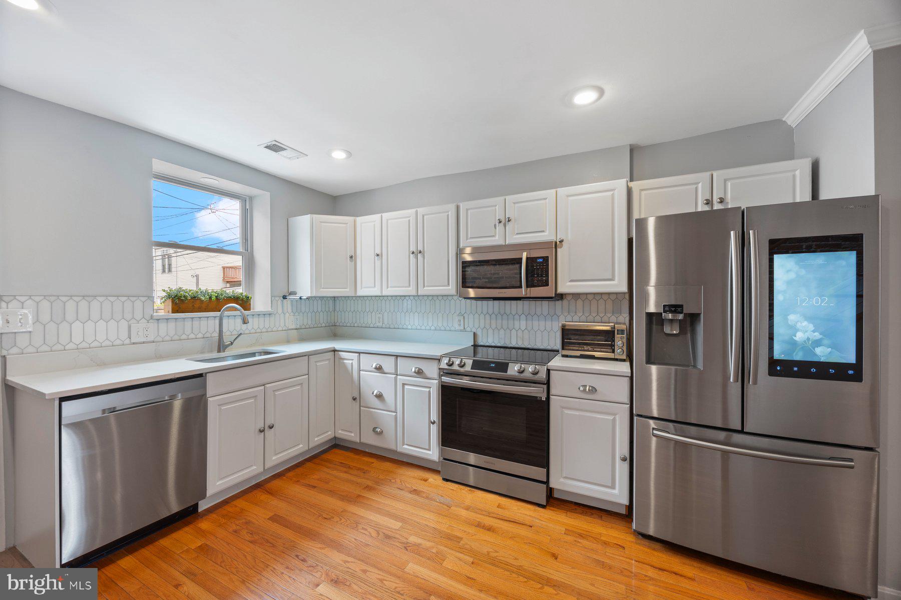 LOCUST POINT - Residential