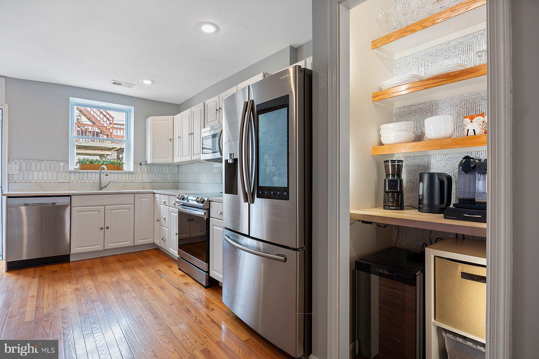 LOCUST POINT - Residential