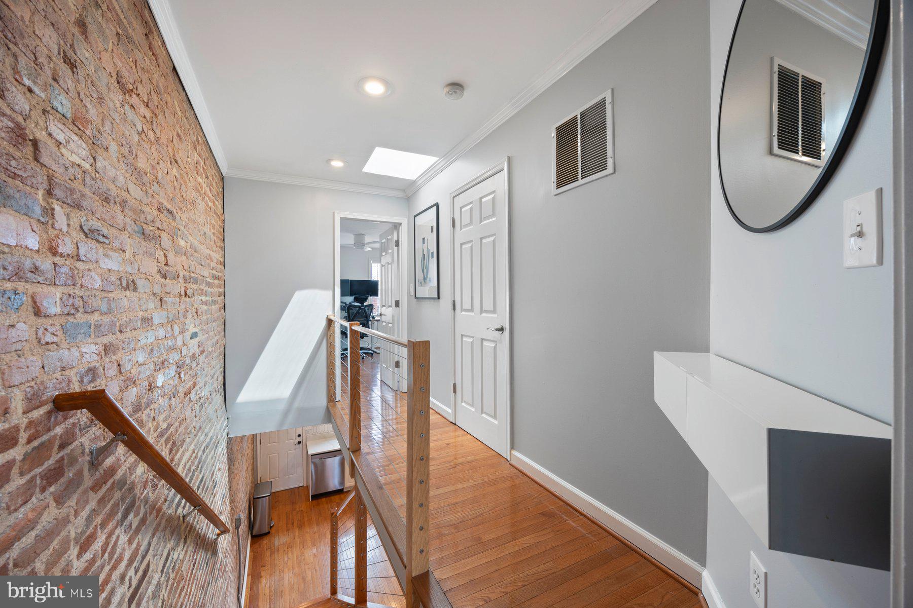 LOCUST POINT - Residential