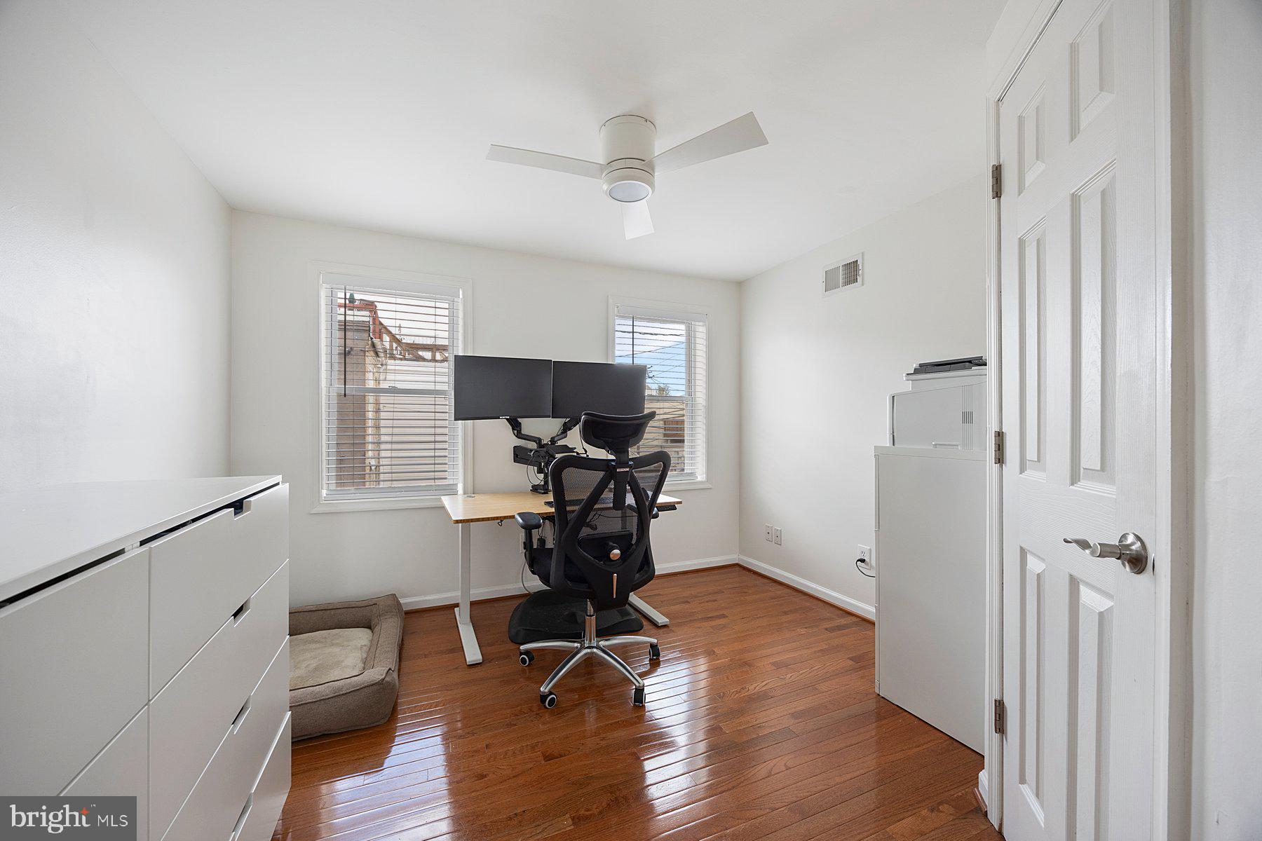 LOCUST POINT - Residential