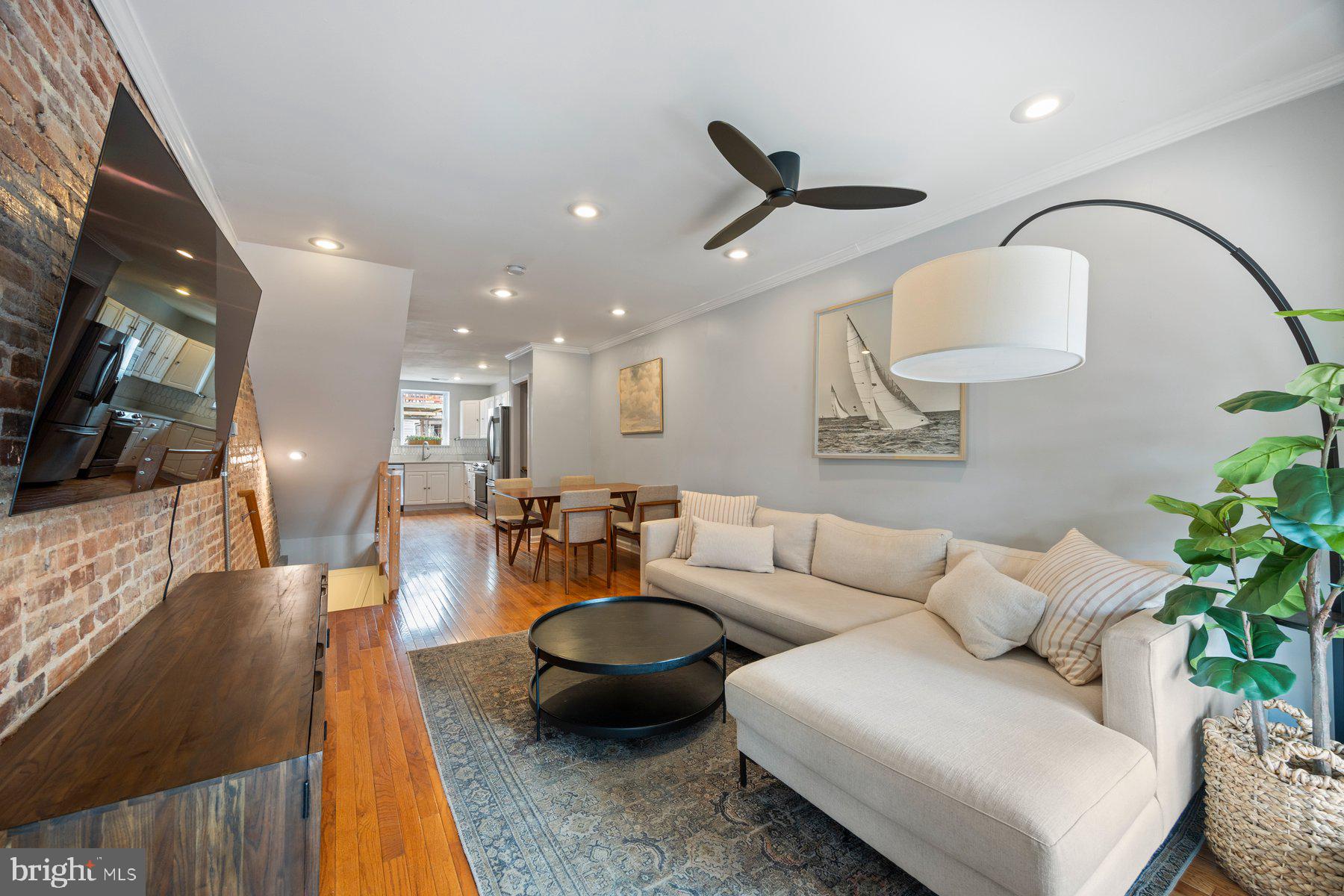 LOCUST POINT - Residential