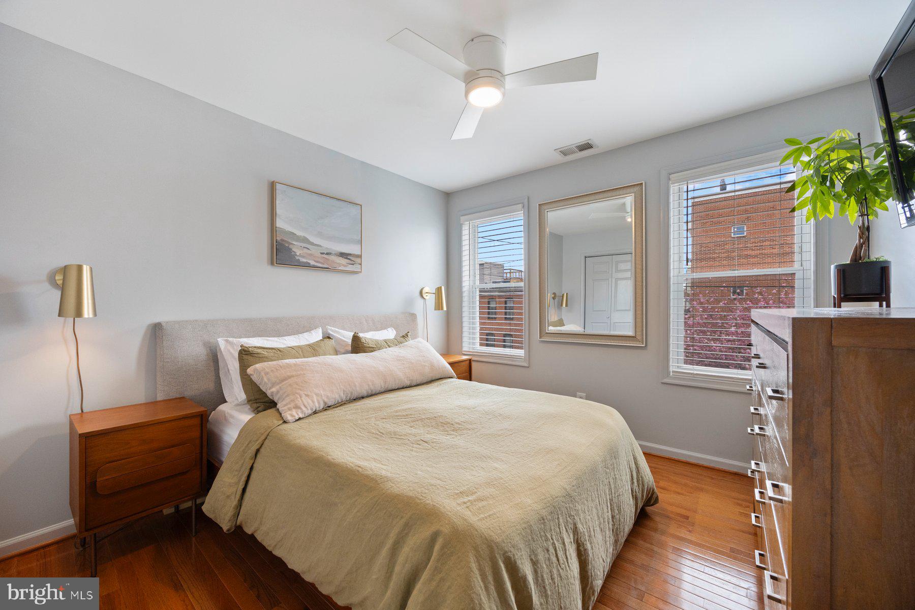 LOCUST POINT - Residential