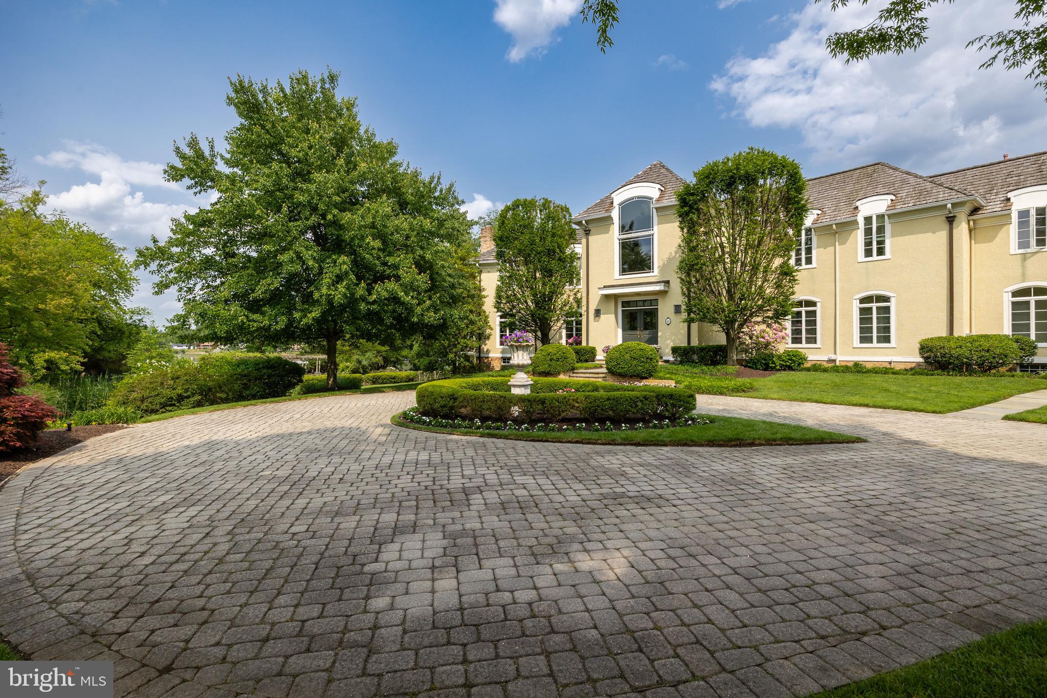 42 LANDING COURT