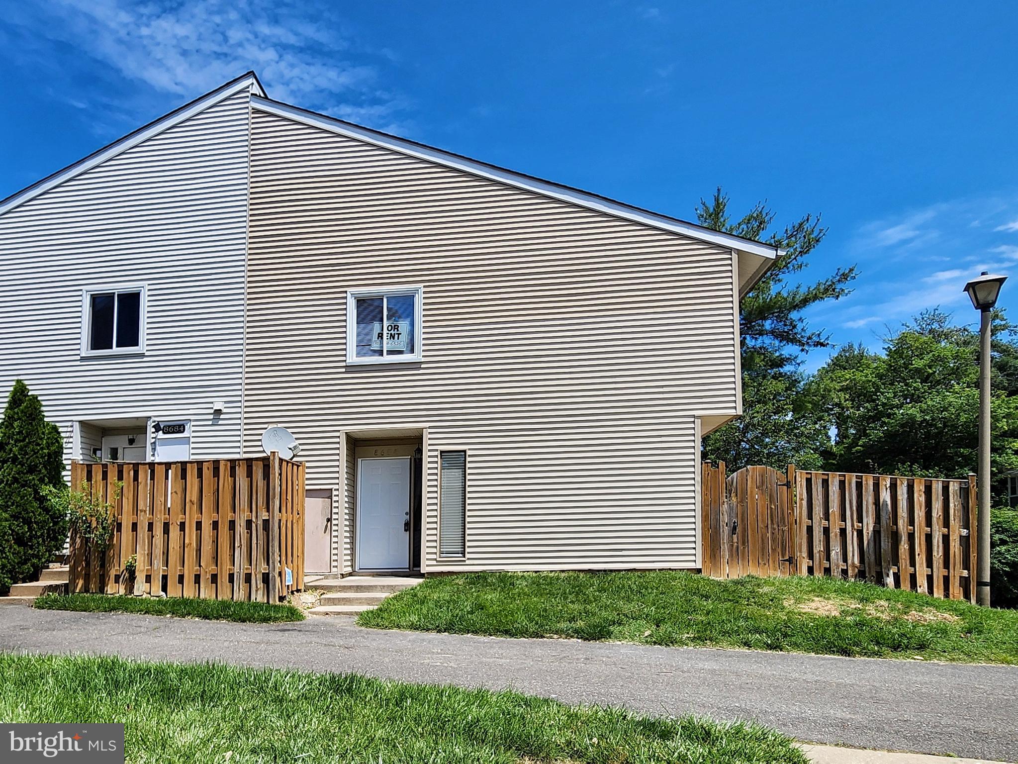 8688 VILLAGE SQUARE