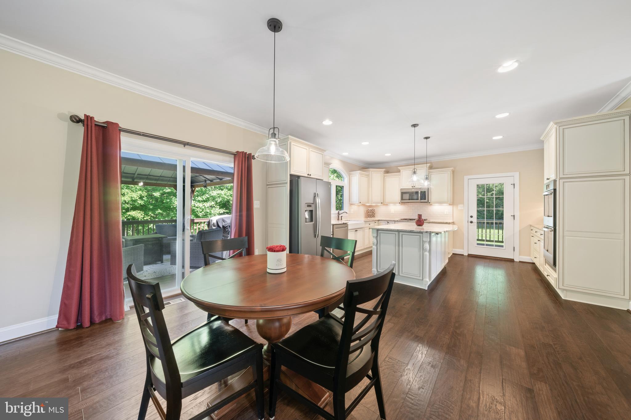 SIMMONS RIDGE - Residential