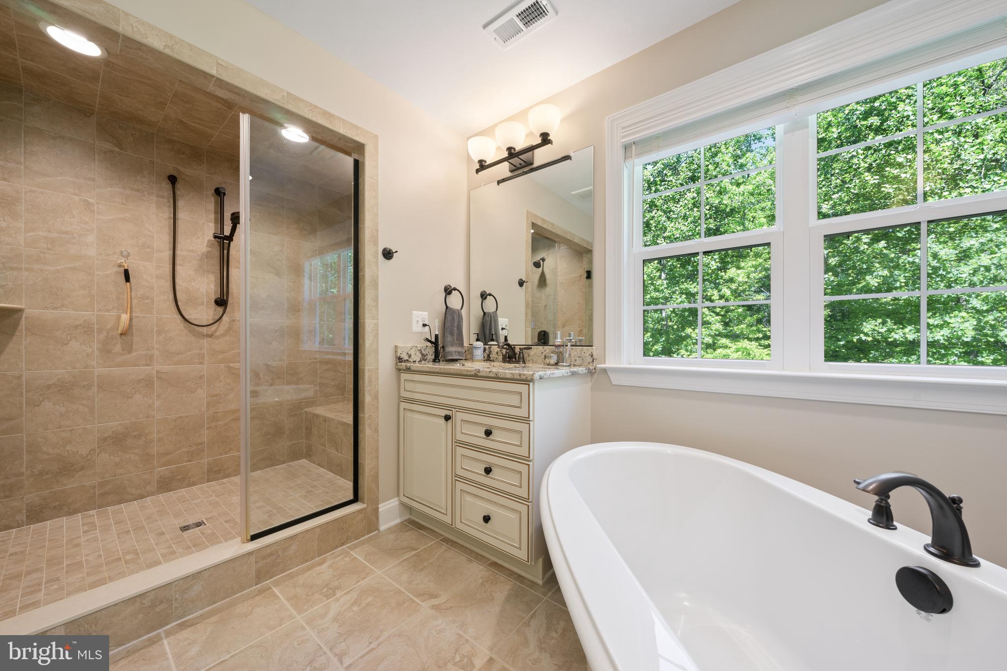 SIMMONS RIDGE - Residential