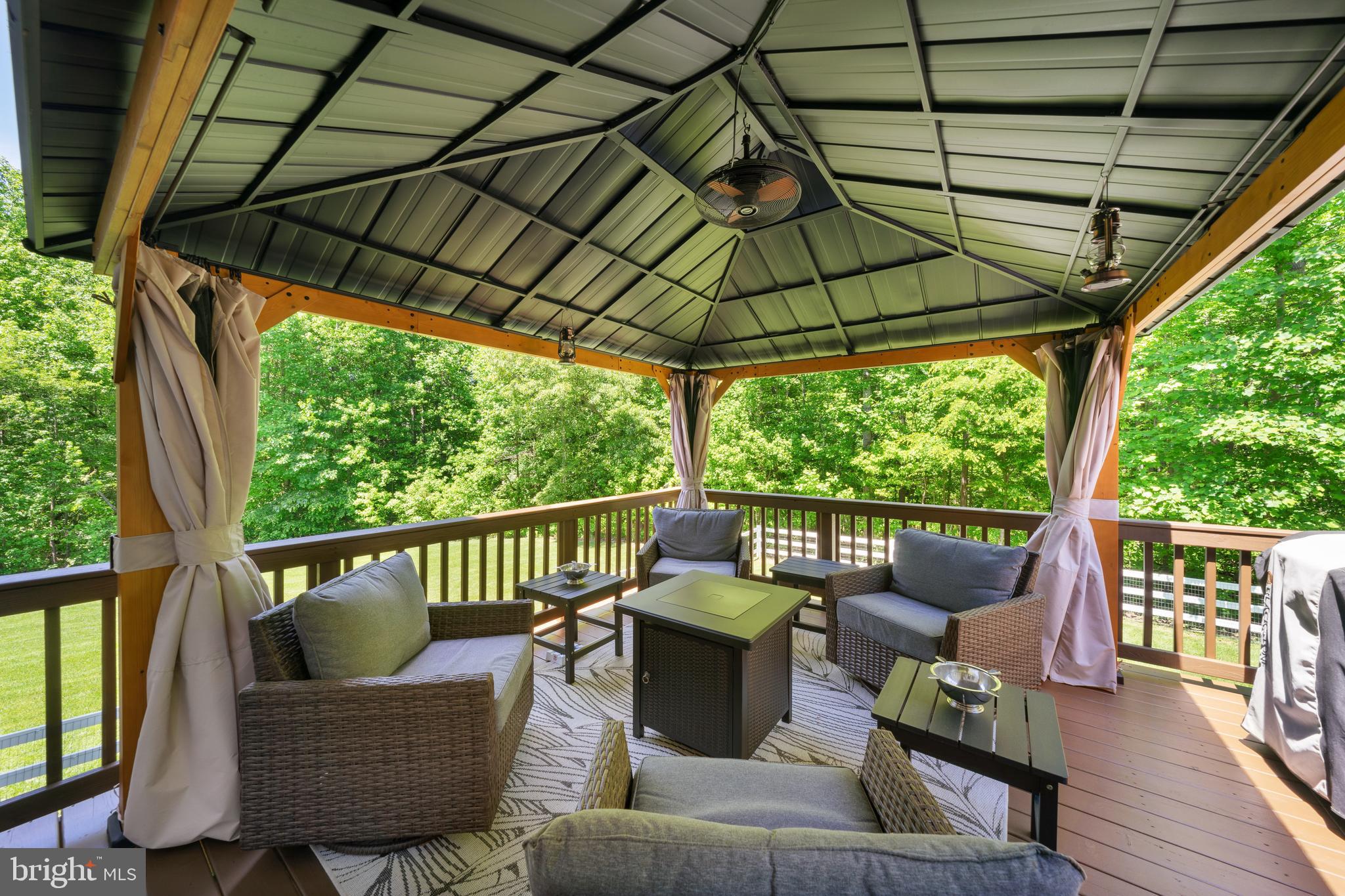 SIMMONS RIDGE - Residential