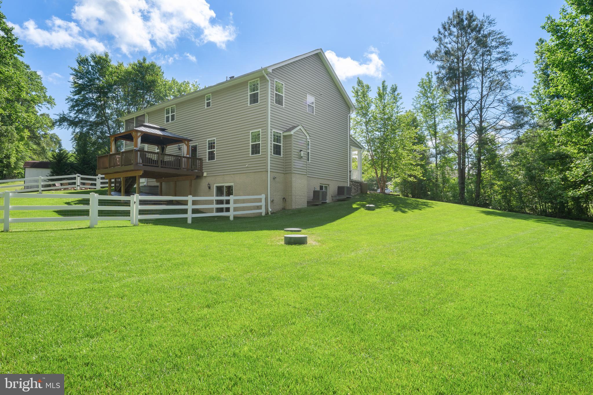 SIMMONS RIDGE - Residential