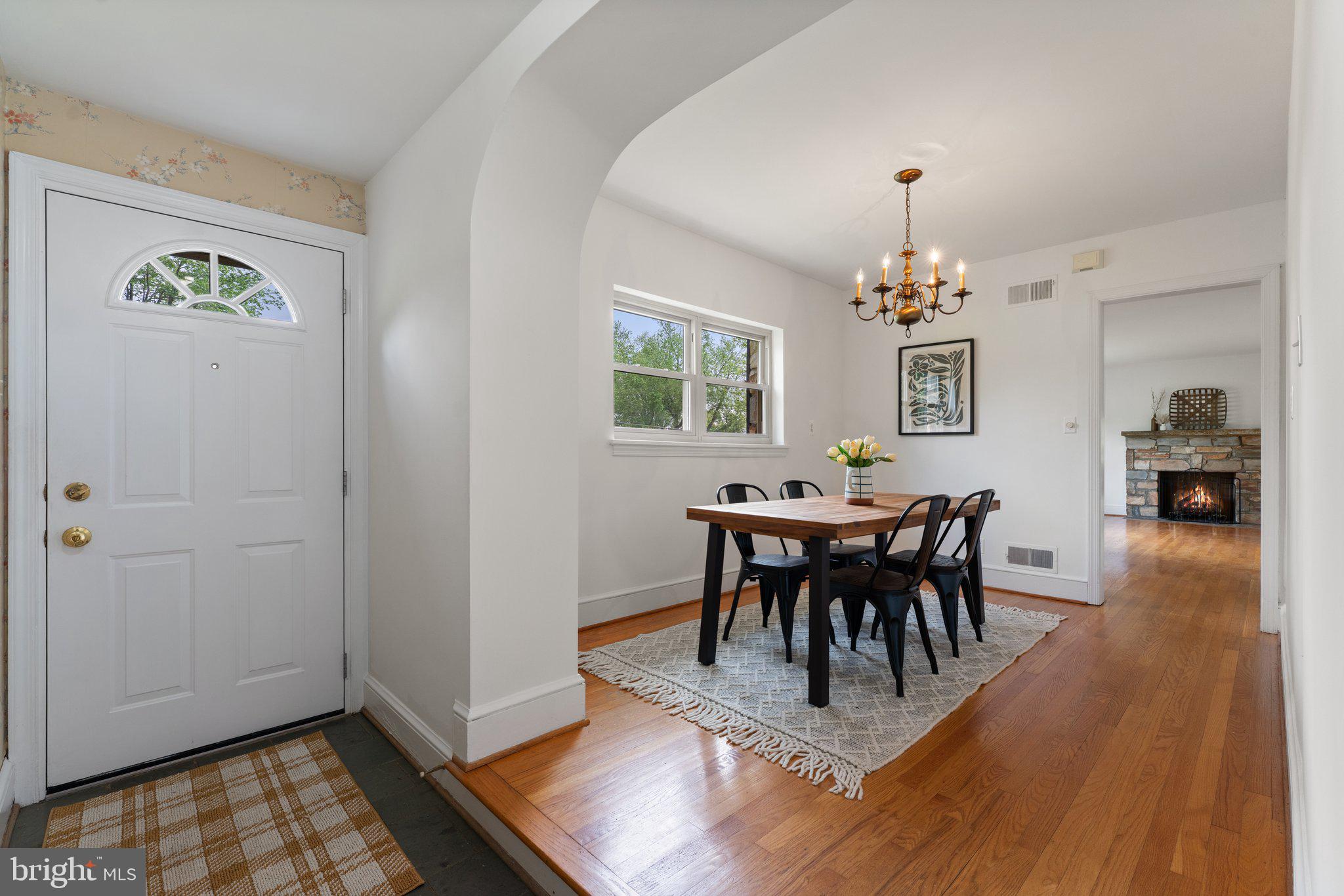 7219 HUNTING LANE