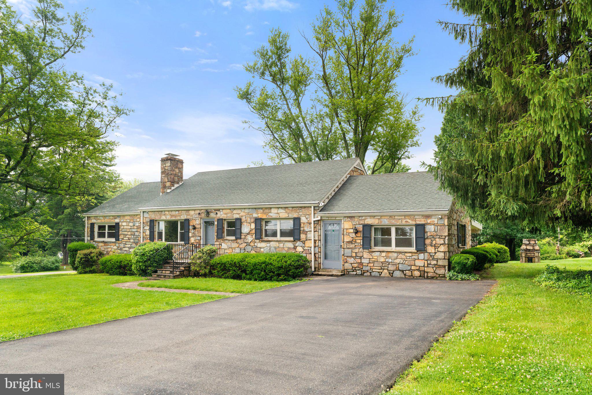 7219 HUNTING LANE