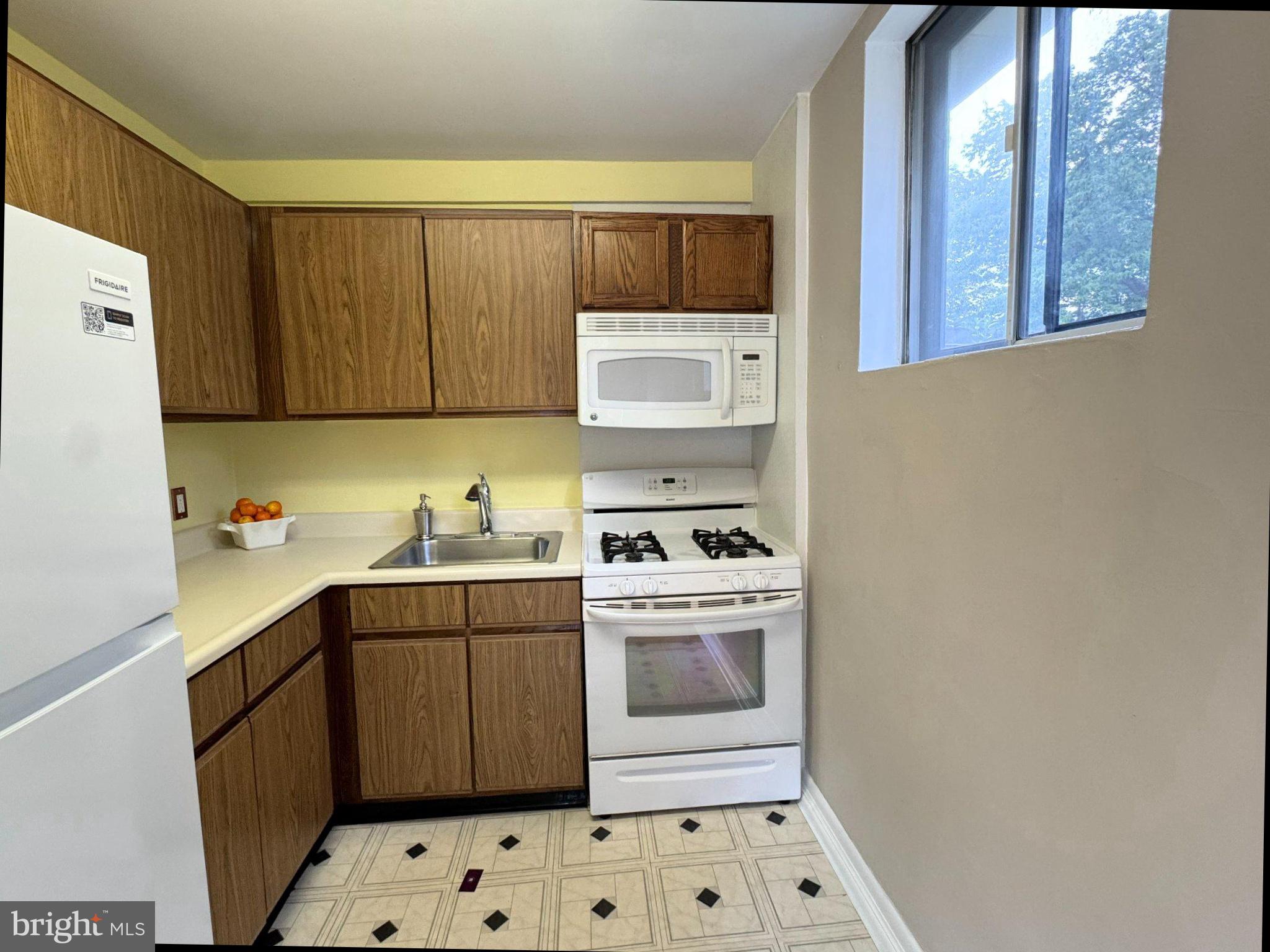 100 E GLENOLDEN AVENUE C-4