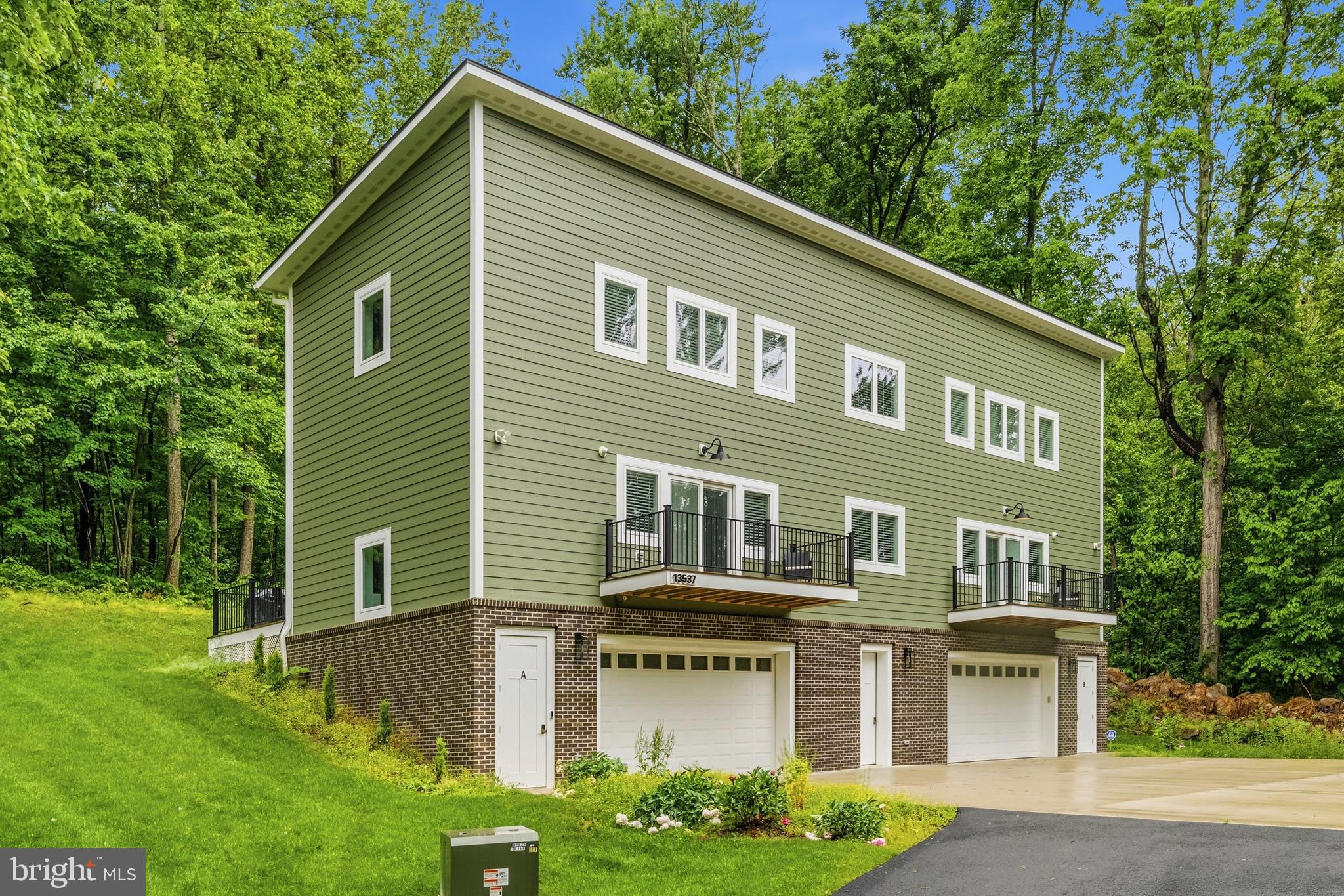 13537 HANGING ROCK LANE