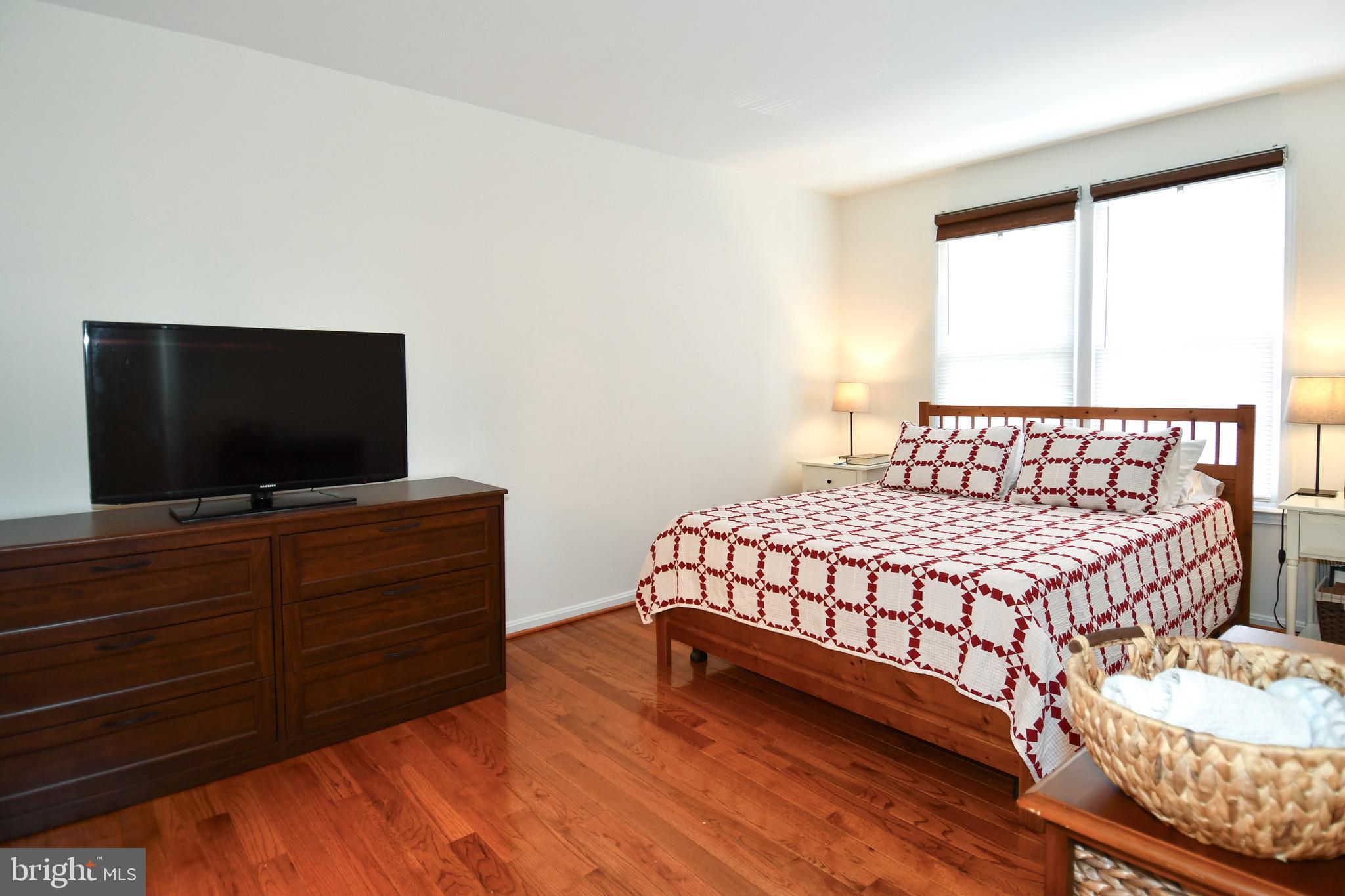 SHADY GROVE VILLAGE - Residential