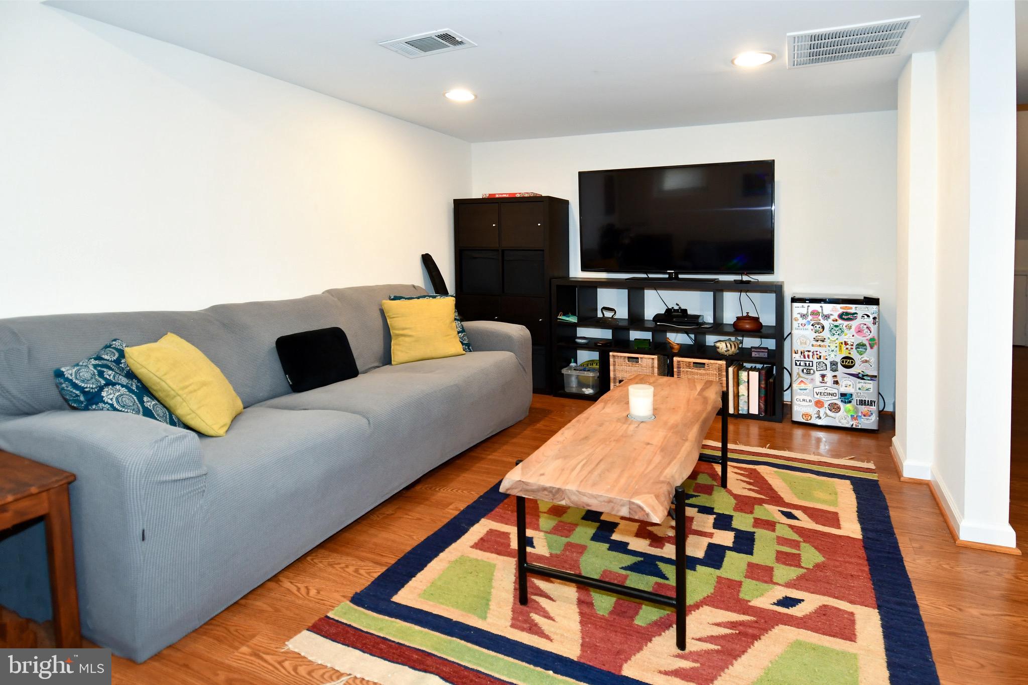 SHADY GROVE VILLAGE - Residential