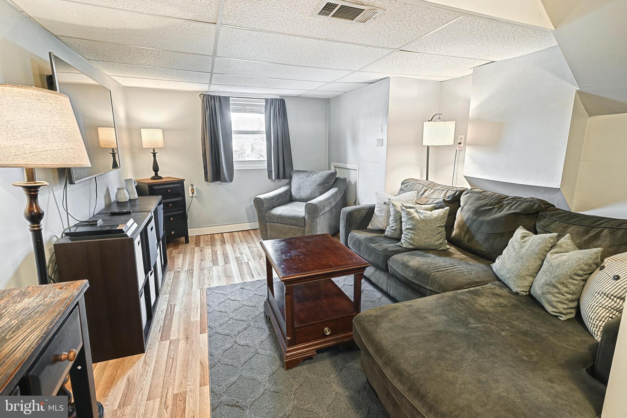 HAINES ACRES/EAST YORK - Residential