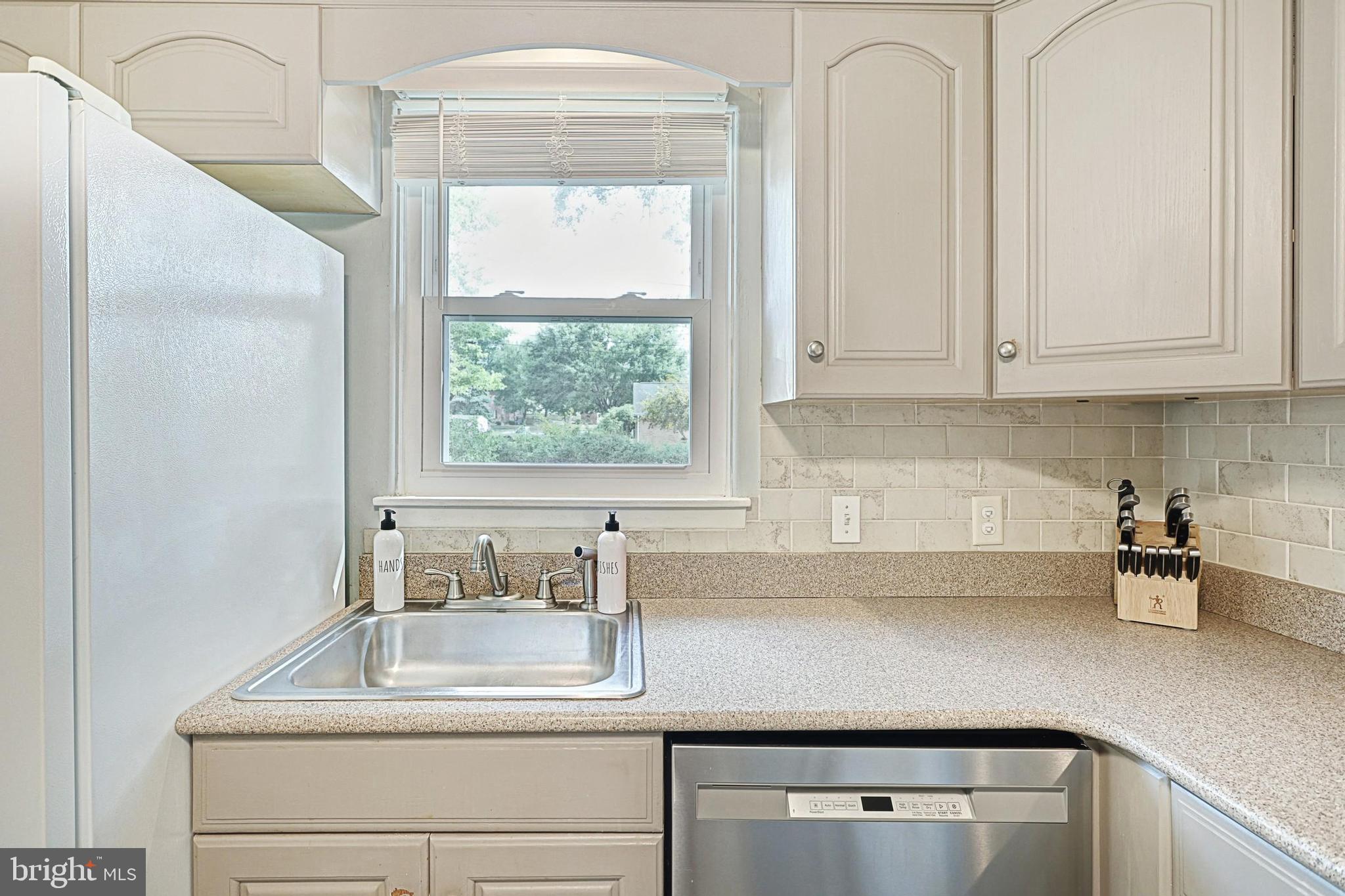 HAINES ACRES/EAST YORK - Residential