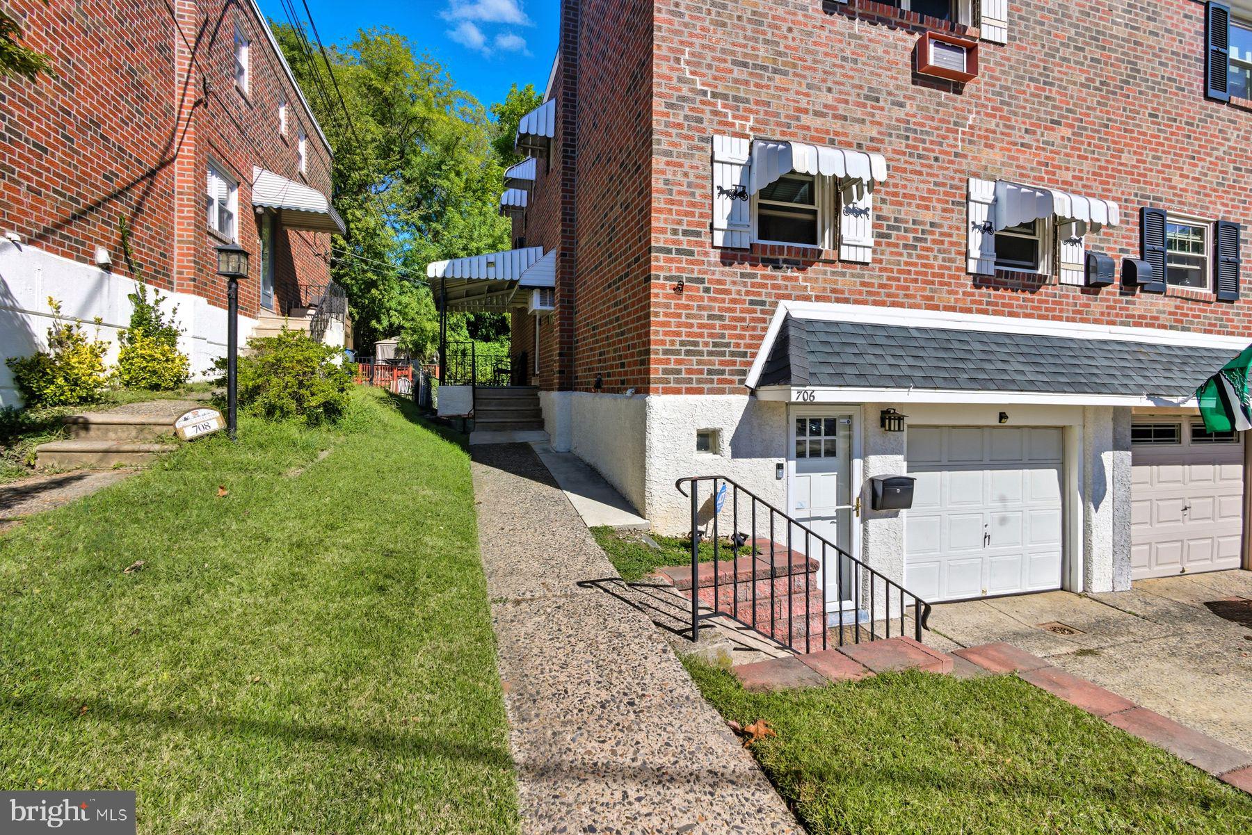 ROXBOROUGH - Residential