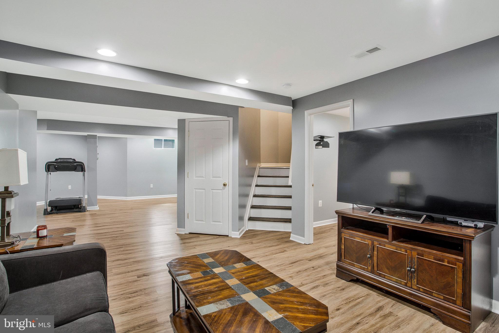 VILLAGES AT LEONARDTOWN - Residential