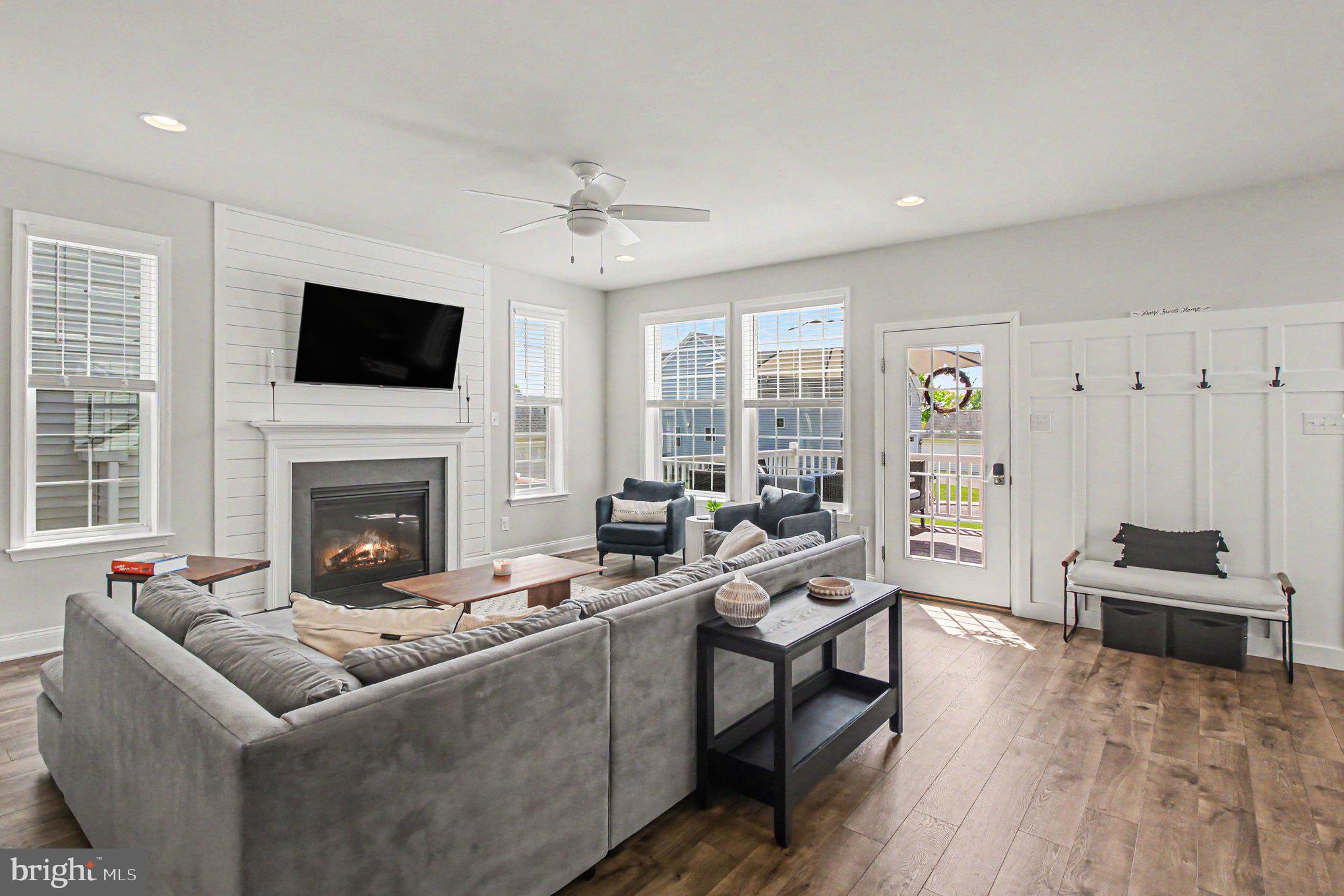 WASHINGTON SQUARE - Residential