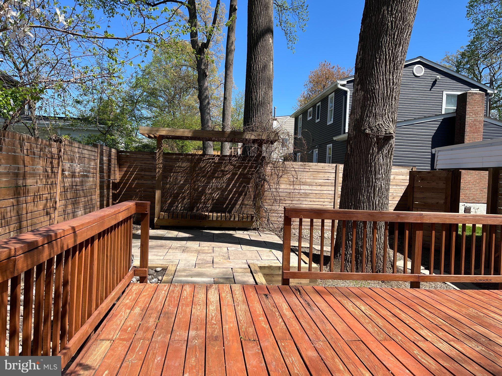 OAK KNOLL - Residential