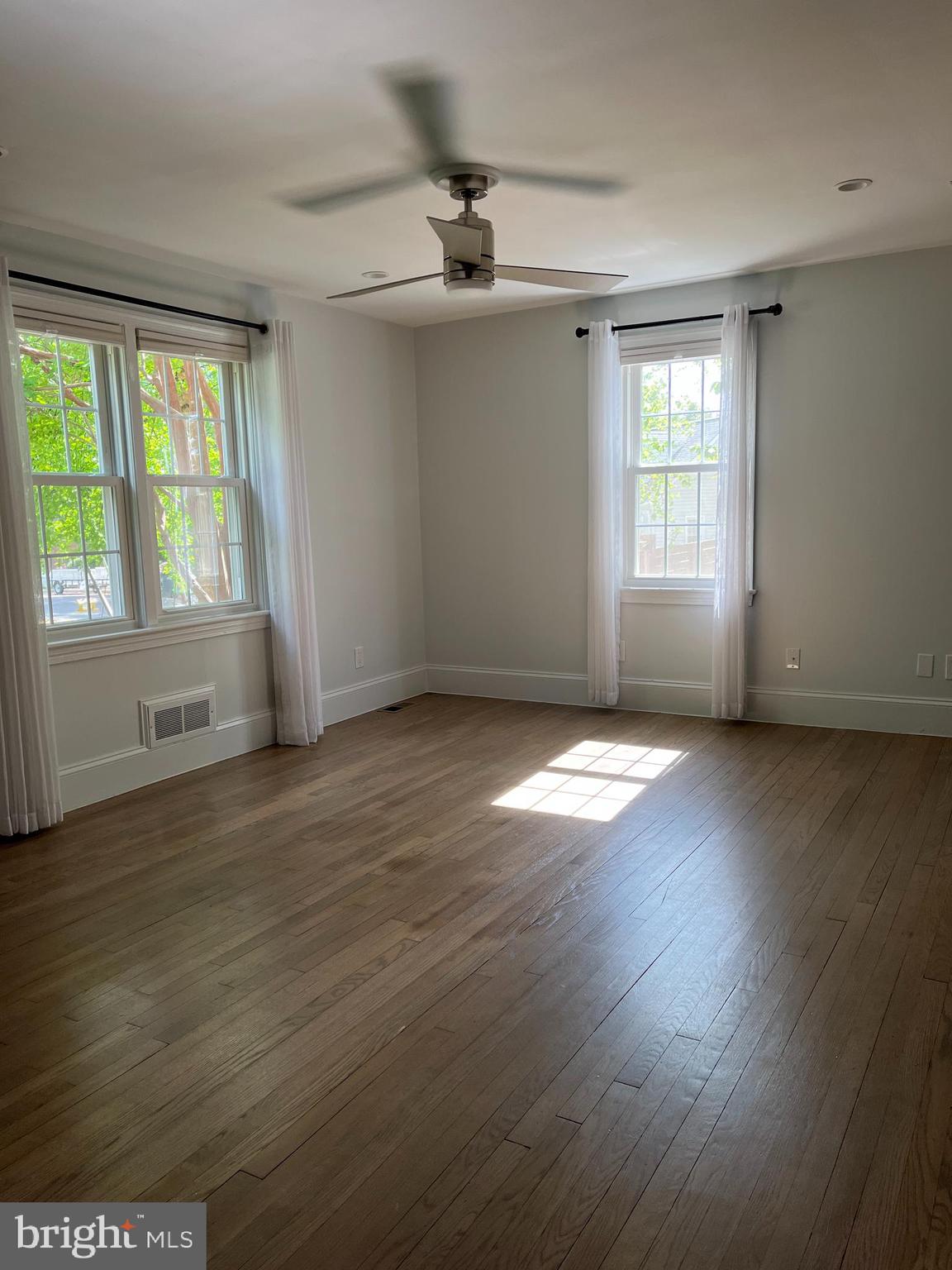 OAK KNOLL - Residential