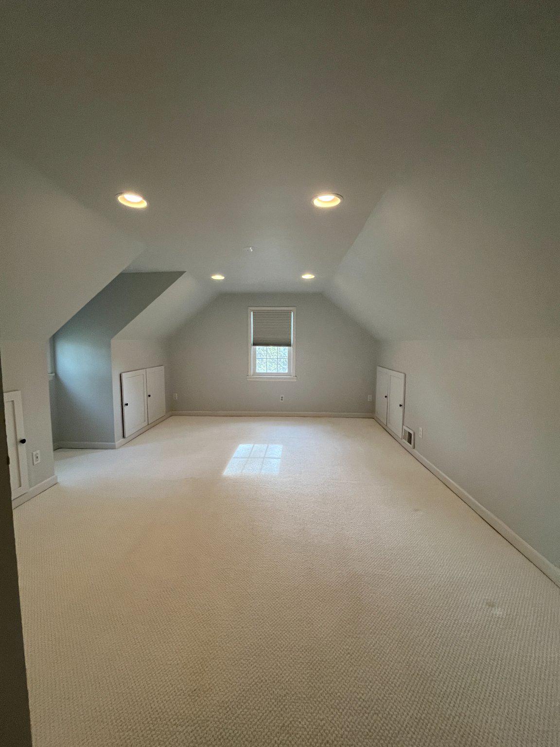 OAK KNOLL - Residential