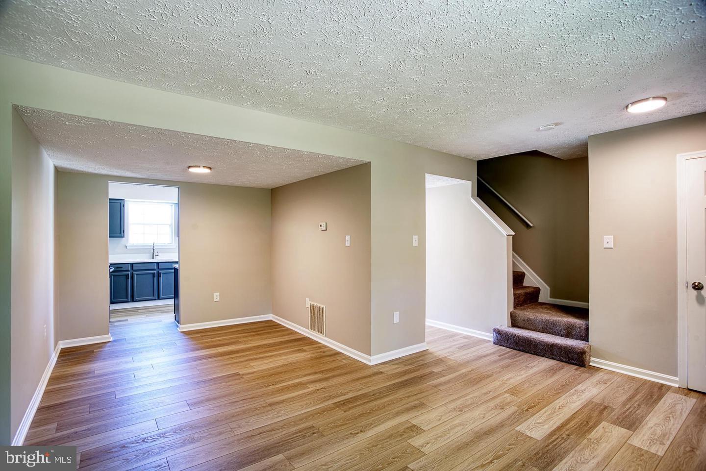 OAKWOOD - Residential Lease