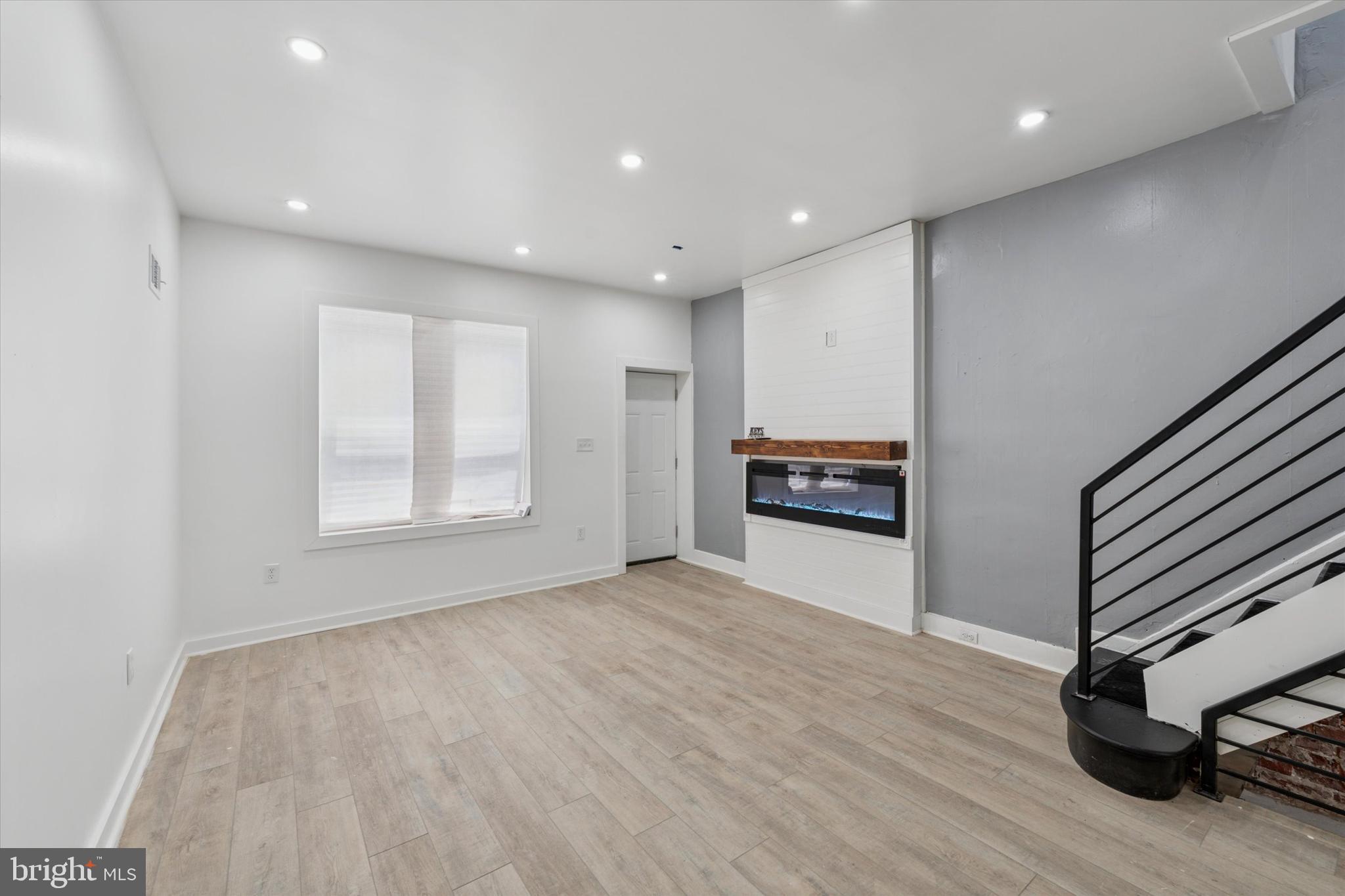 POINT BREEZE - Residential