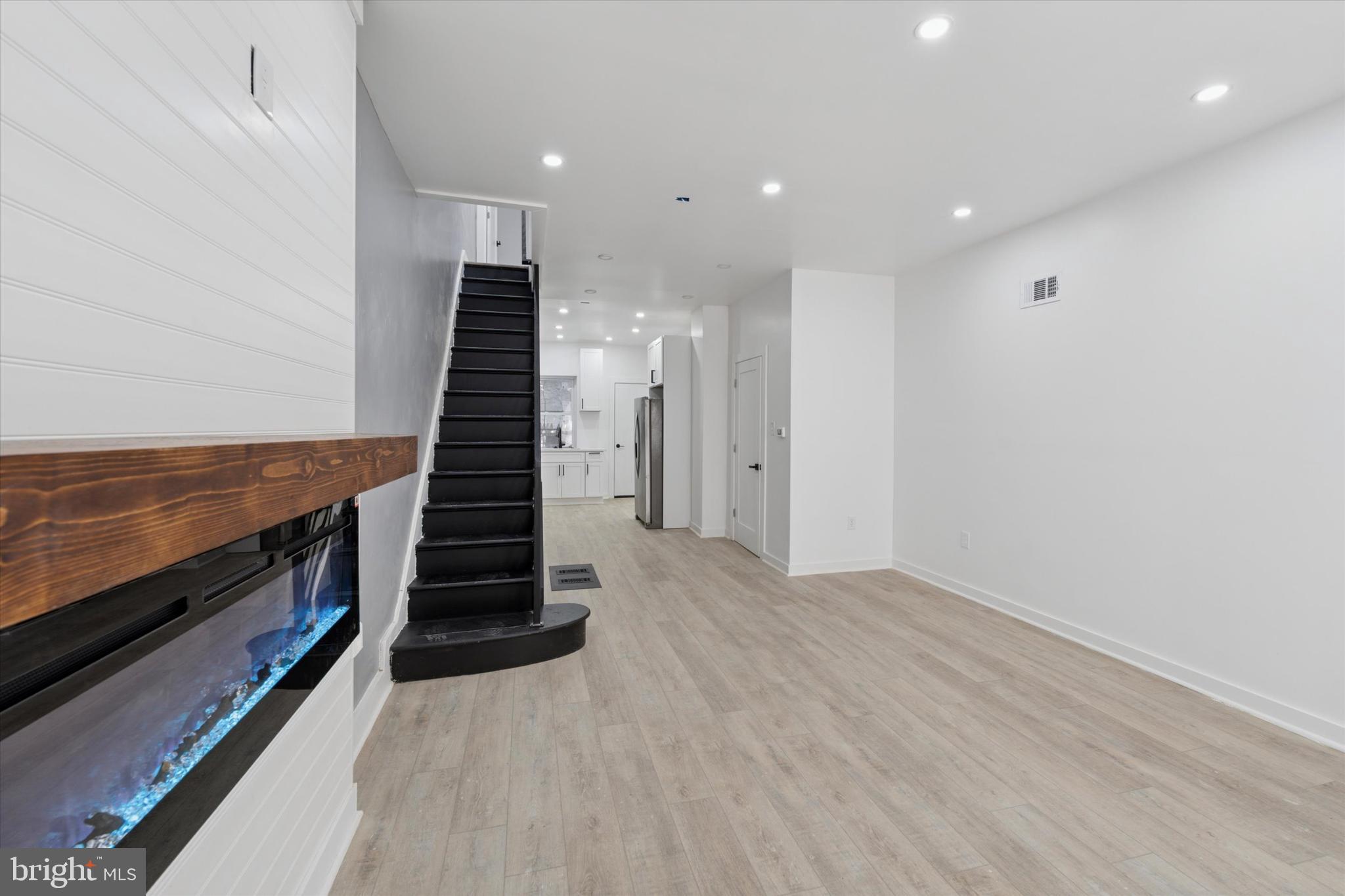 POINT BREEZE - Residential