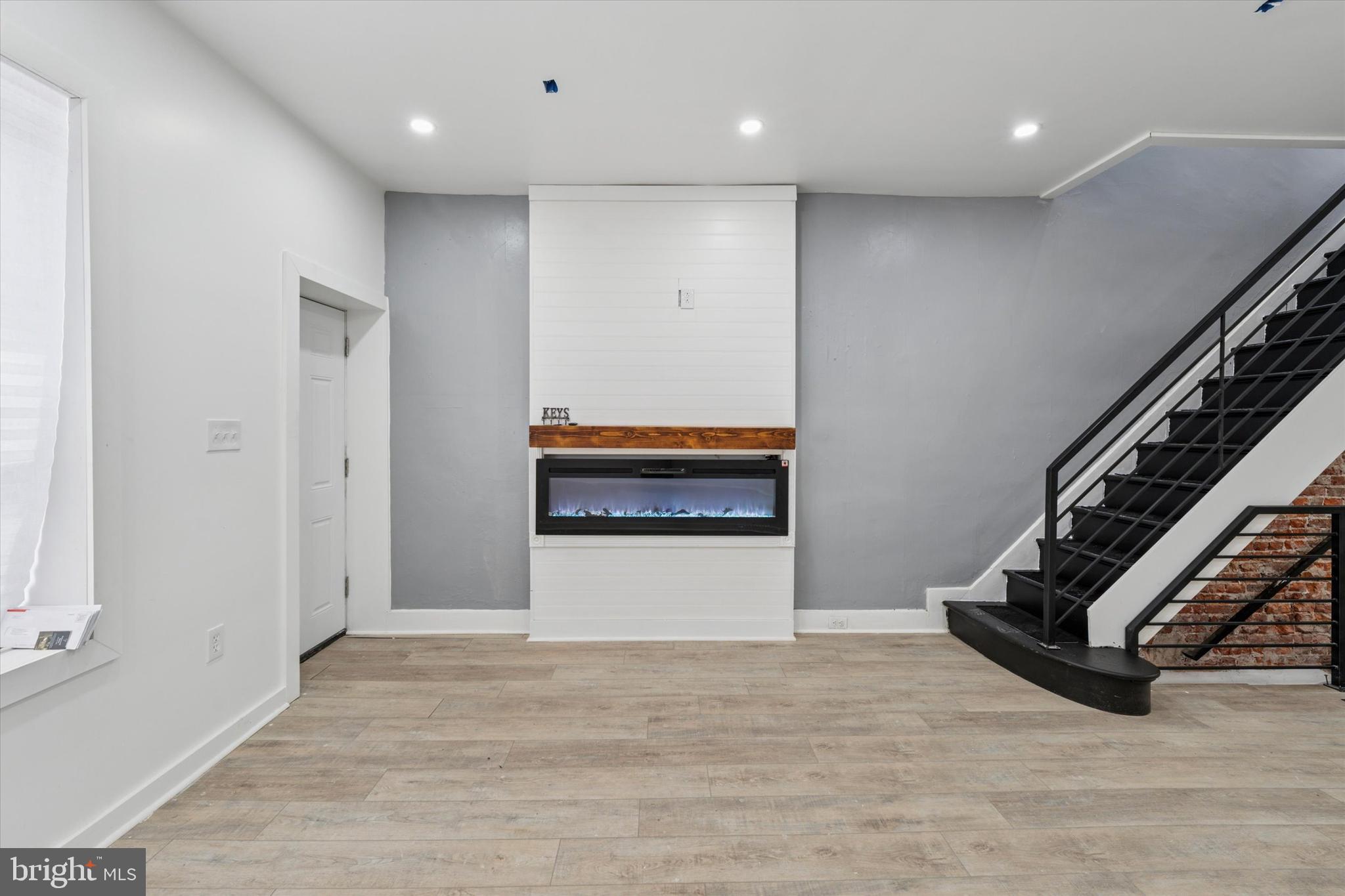 POINT BREEZE - Residential