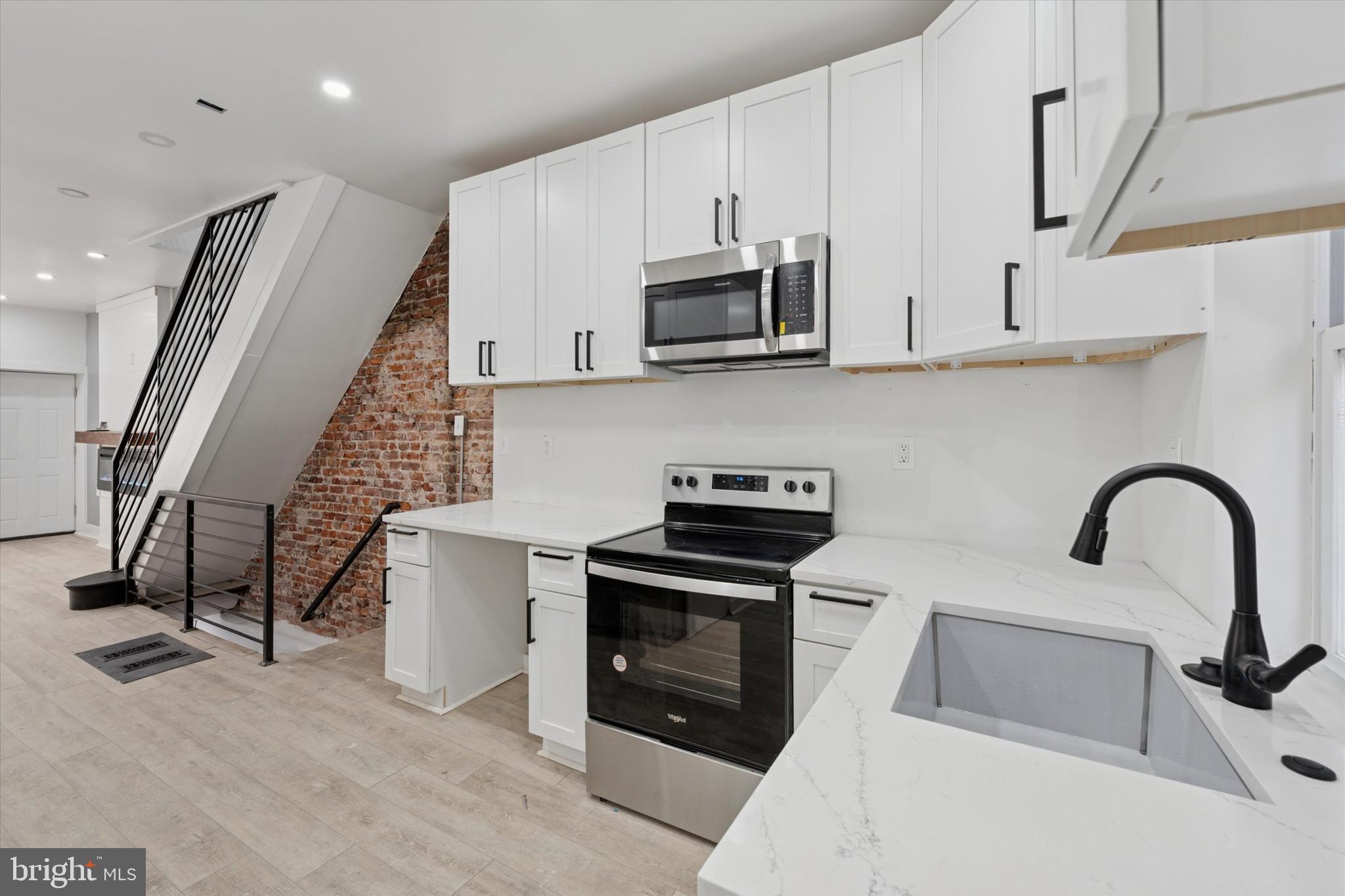 POINT BREEZE - Residential