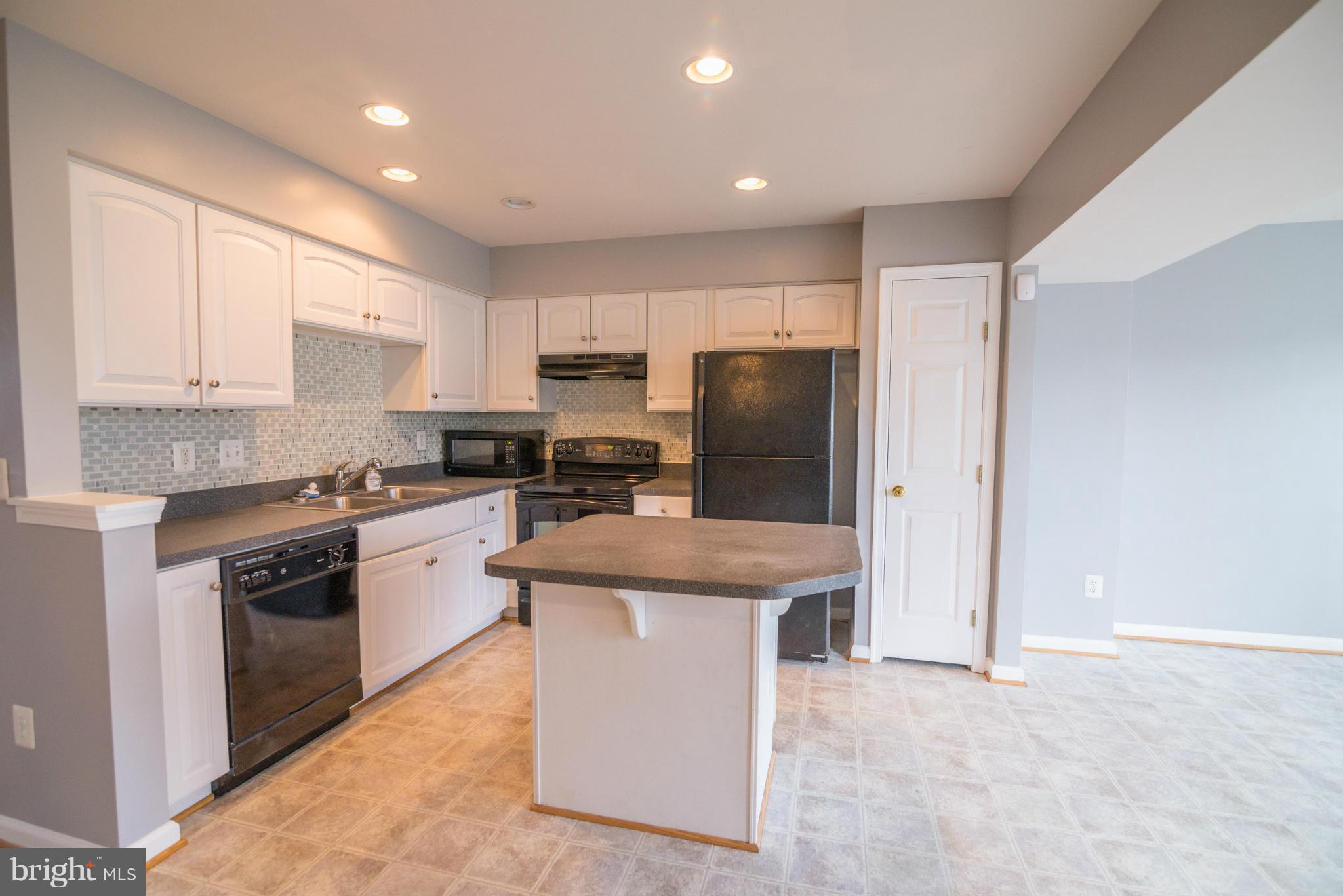 LAKELAND PLACE - Residential