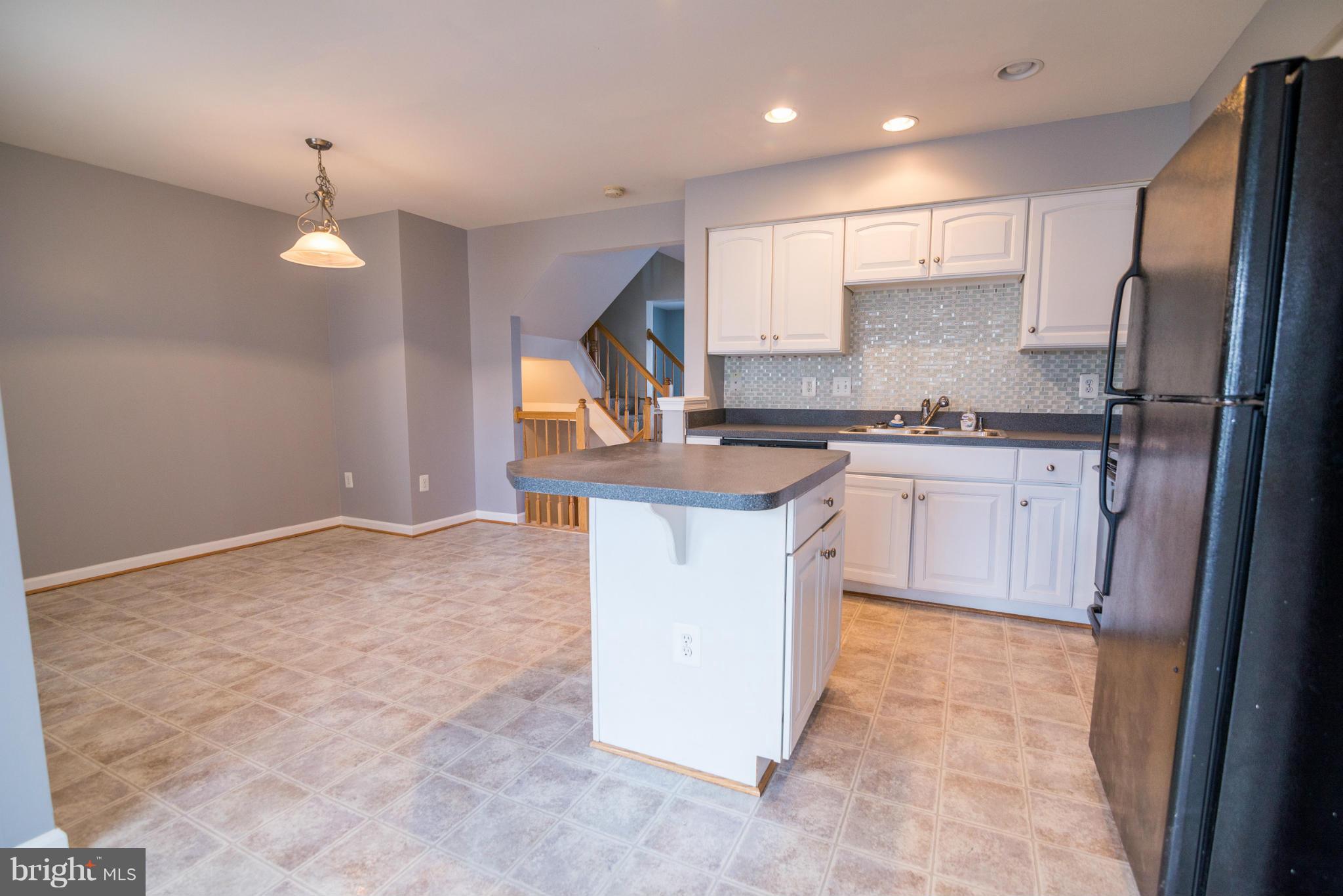 LAKELAND PLACE - Residential