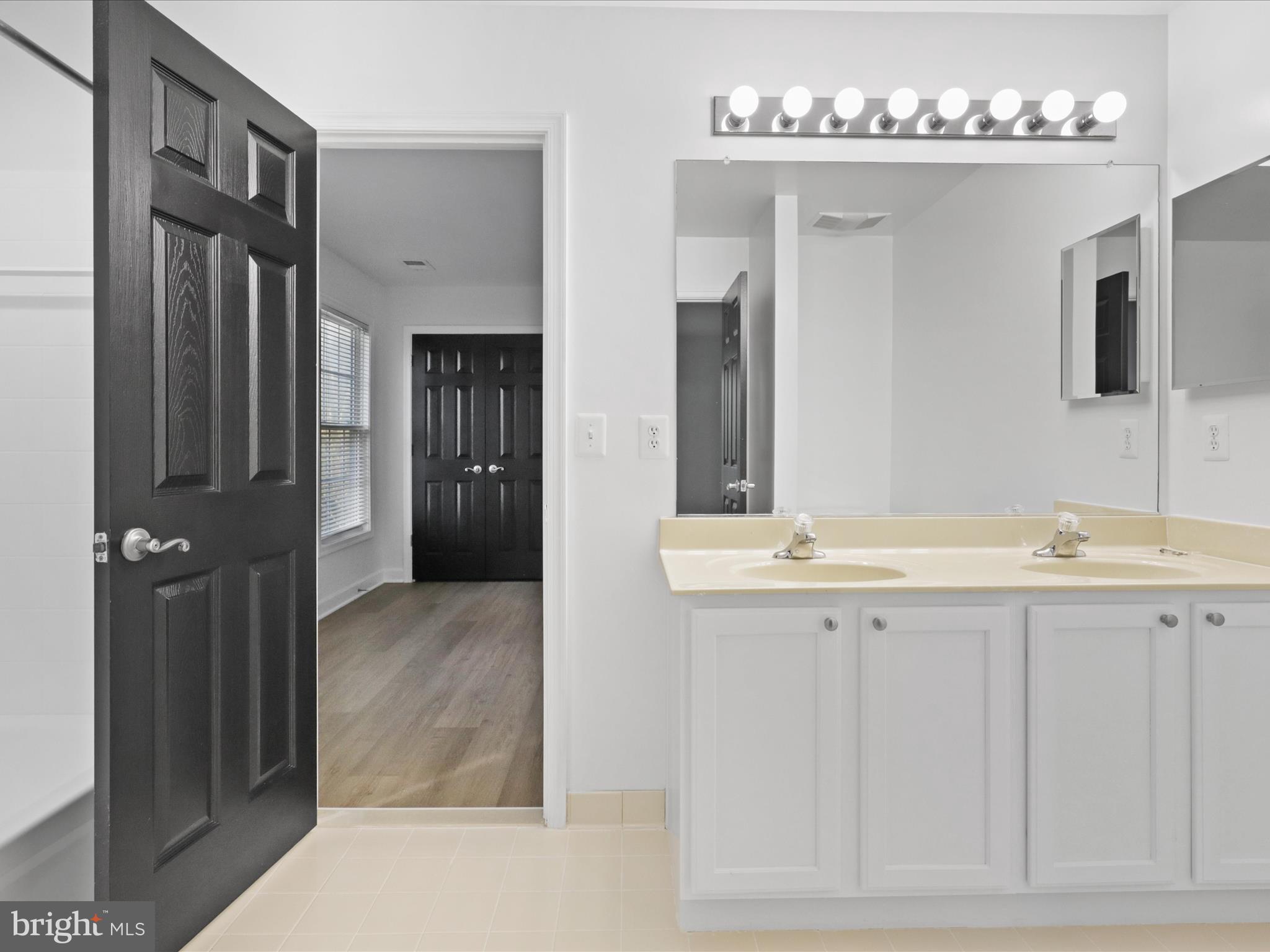 DOUGLAS PARK - Residential Lease