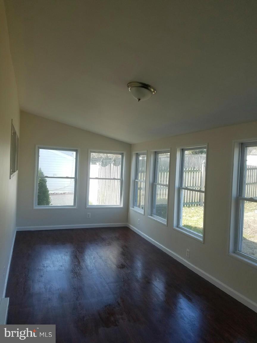 WOODCROFT - Residential Lease