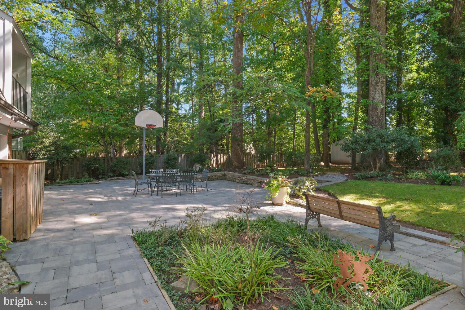 LUXMANOR - Residential