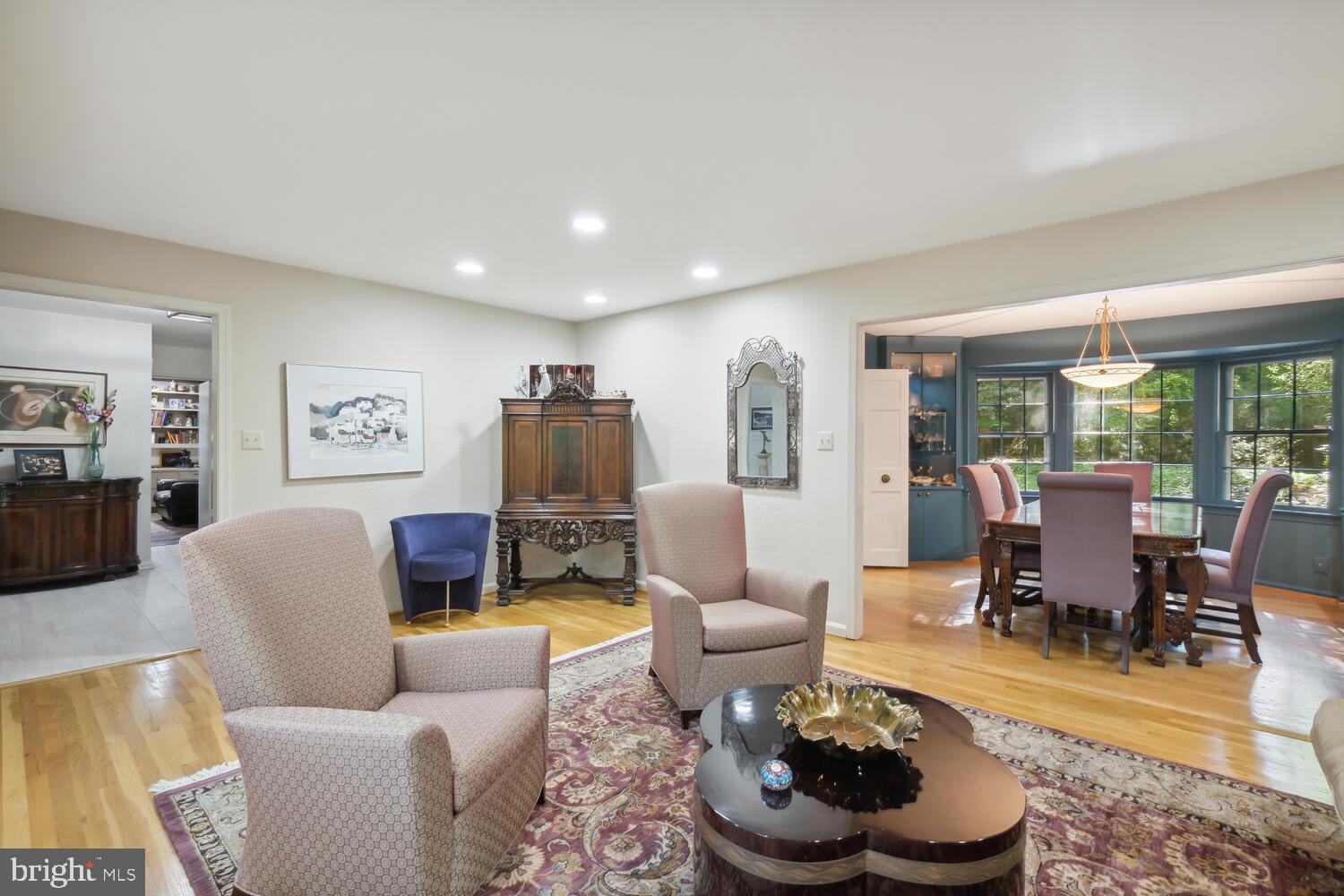 LUXMANOR - Residential