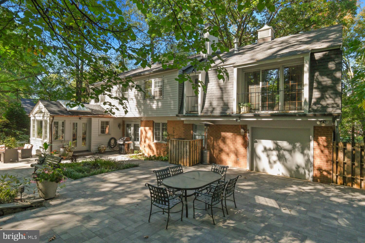 LUXMANOR - Residential