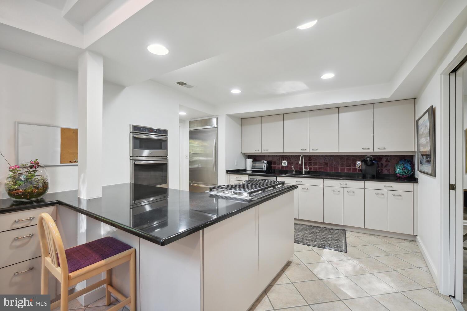 LUXMANOR - Residential