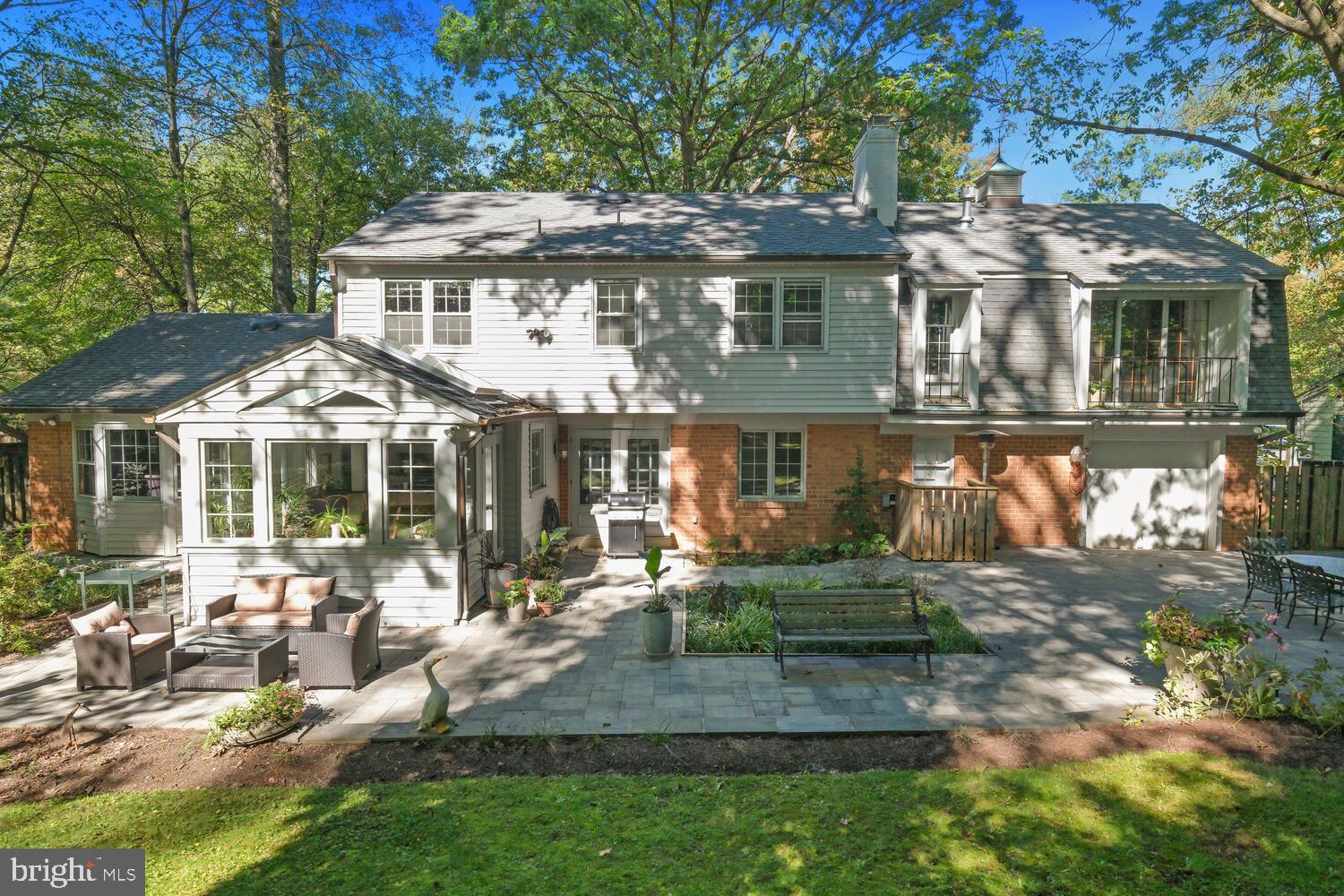 LUXMANOR - Residential