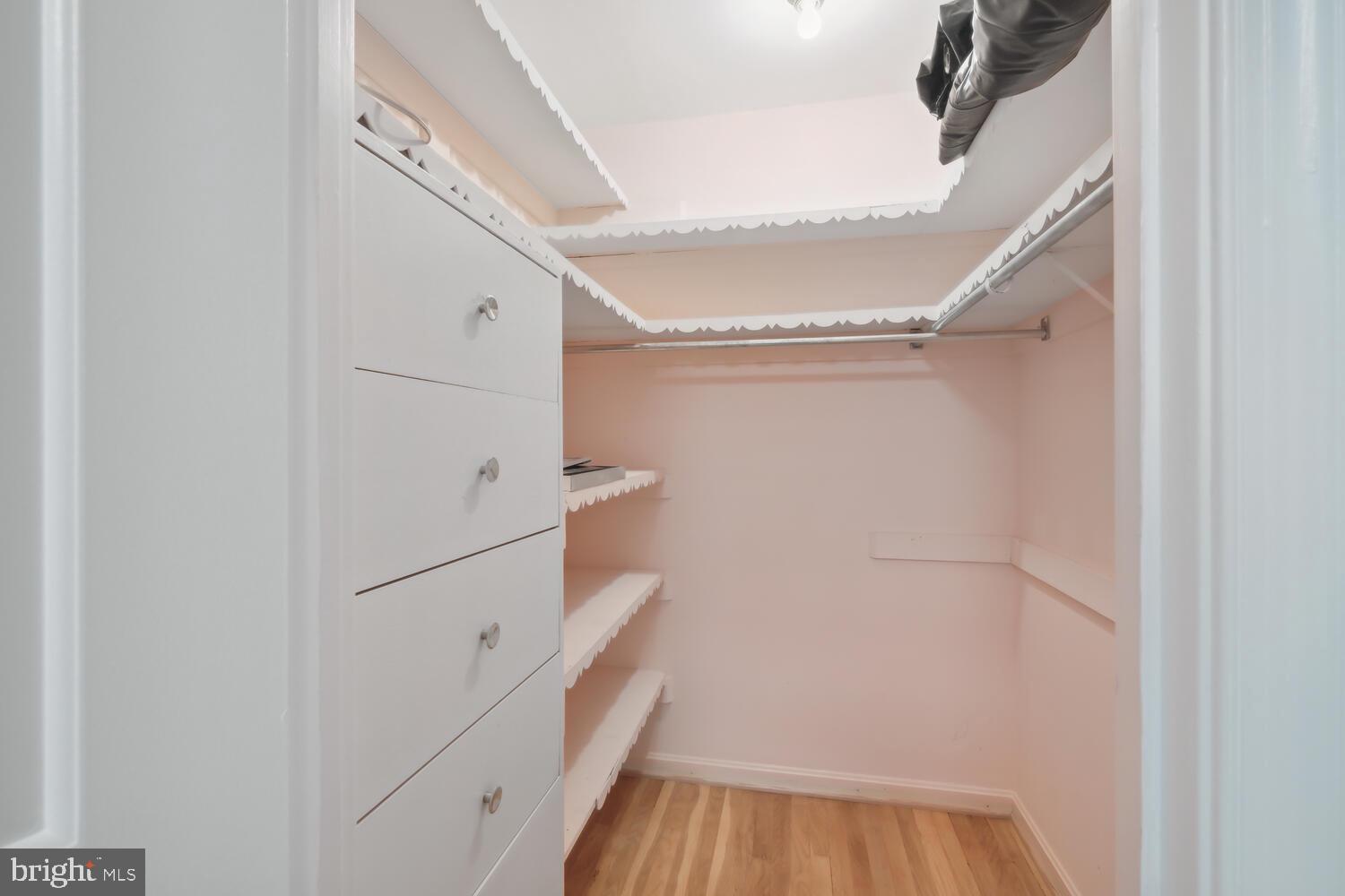 LUXMANOR - Residential