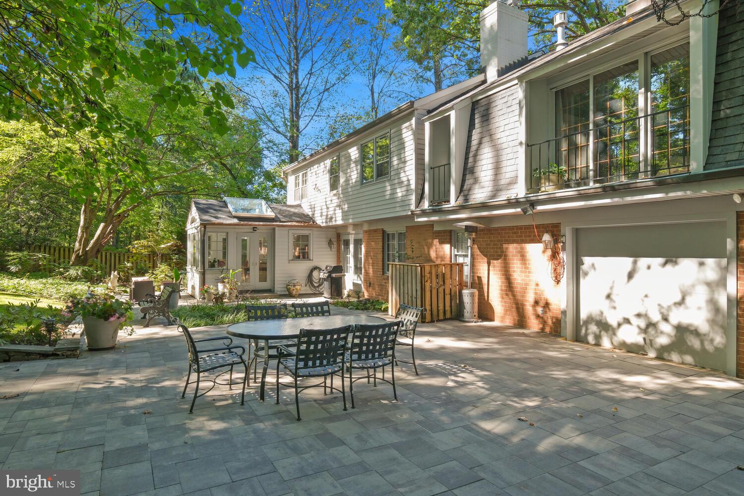 LUXMANOR - Residential