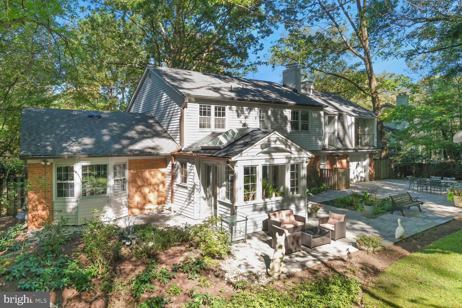 LUXMANOR - Residential